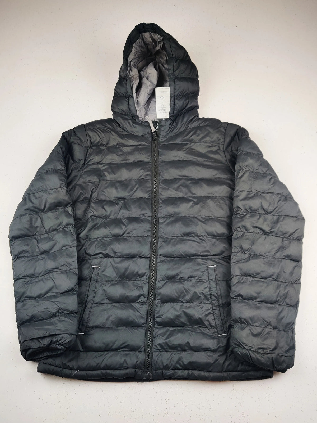 Buy online pre-used pre-loved 100% authentic & Original branded Mountain Warehouse (KJB-7834) available in Pakistan. Top international brands avilable.