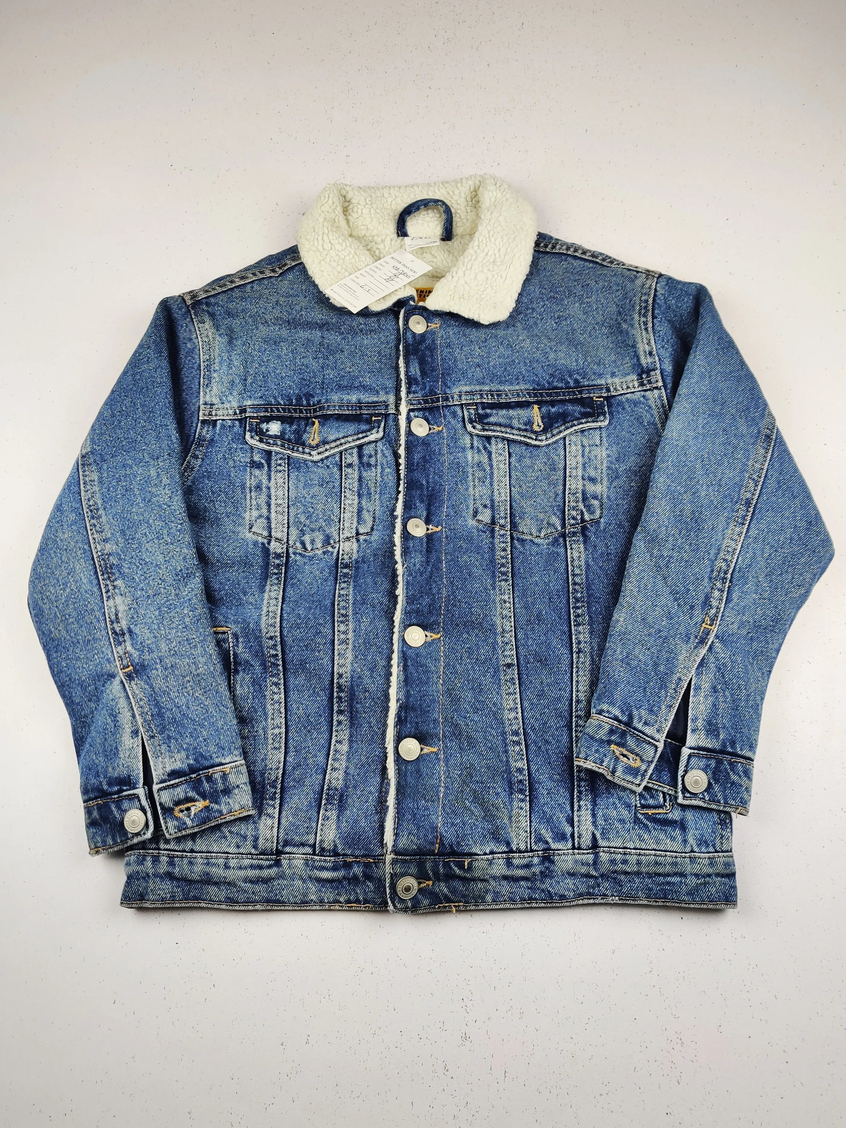 Buy online pre-used pre-loved 100% authentic & Original branded Denim Edition (KJB-7845) available in Pakistan. Top international brands avilable.