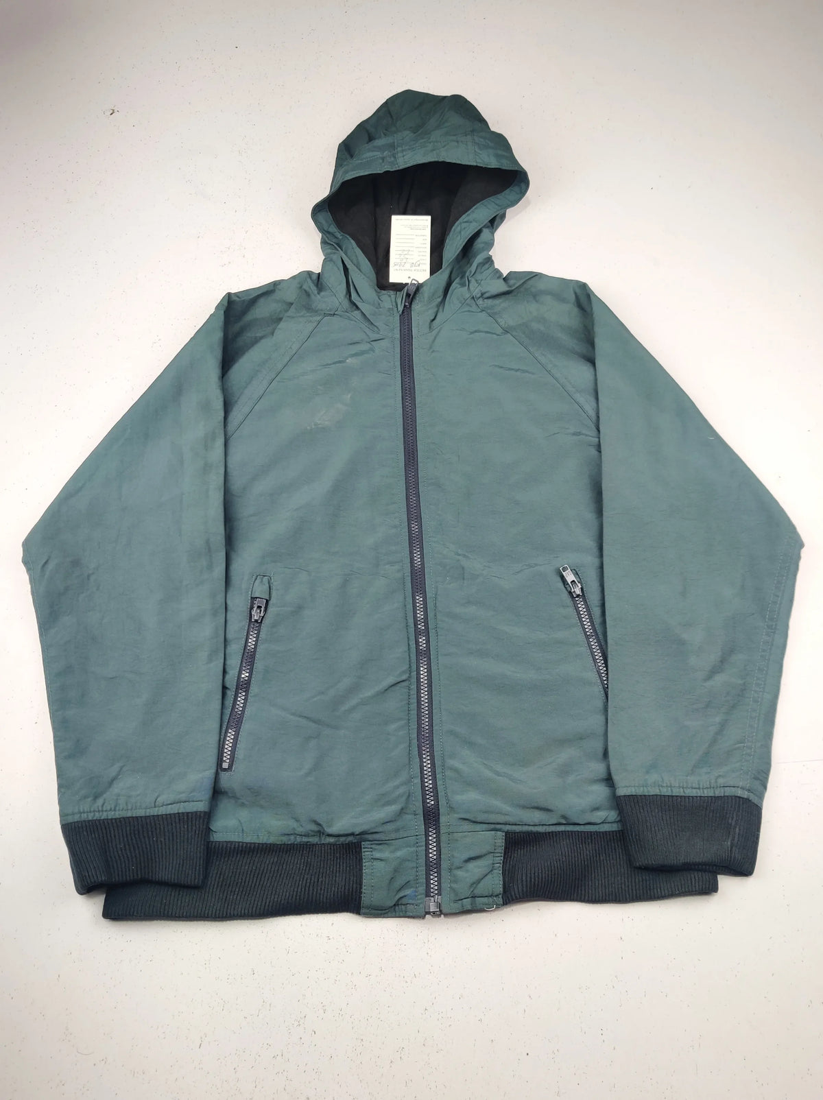 Buy online pre-used pre-loved 100% authentic & Original branded Gap (KJB-7905) available in Pakistan. Top international brands avilable.