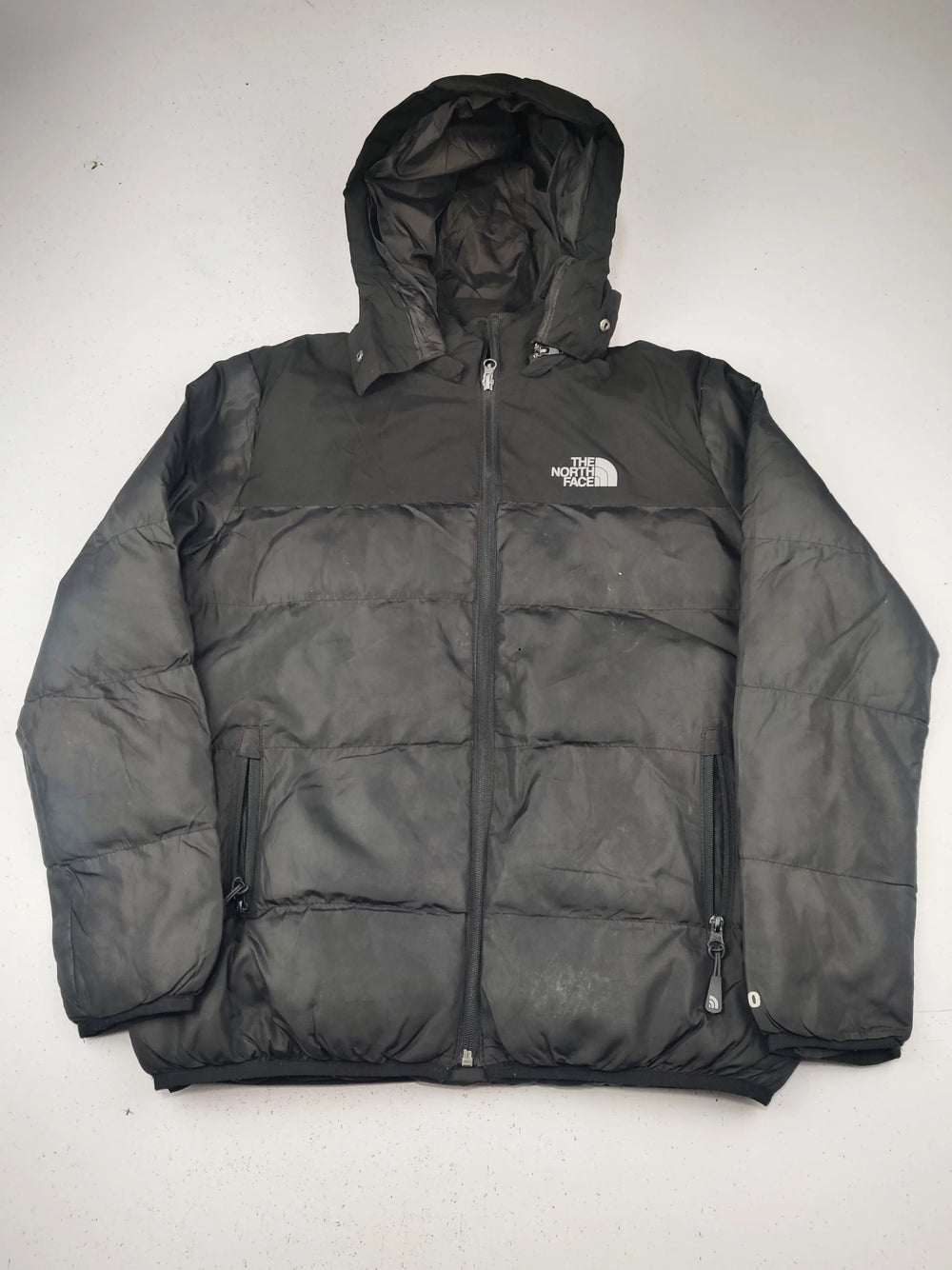 Buy online pre-used pre-loved 100% authentic & Original branded T.H.E N.O.R.T.H F.A.C.E (KJB-7921) available in Pakistan. Top international brands avilable.