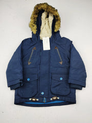 Buy online pre-used pre-loved 100% authentic & Original branded Unknown Brand (KJB-7928) available in Pakistan. Top international brands avilable.