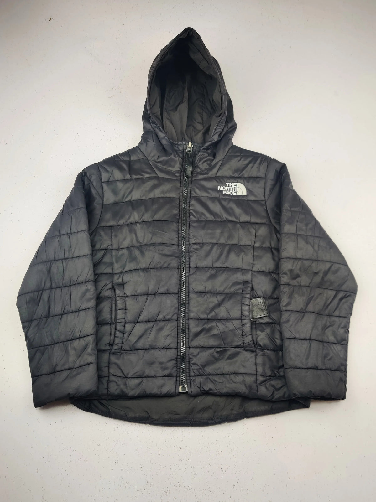 Buy online pre-used pre-loved 100% authentic & Original branded T.H.E N.O.R.T.H F.A.C.E (KJB-7934) available in Pakistan. Top international brands avilable.