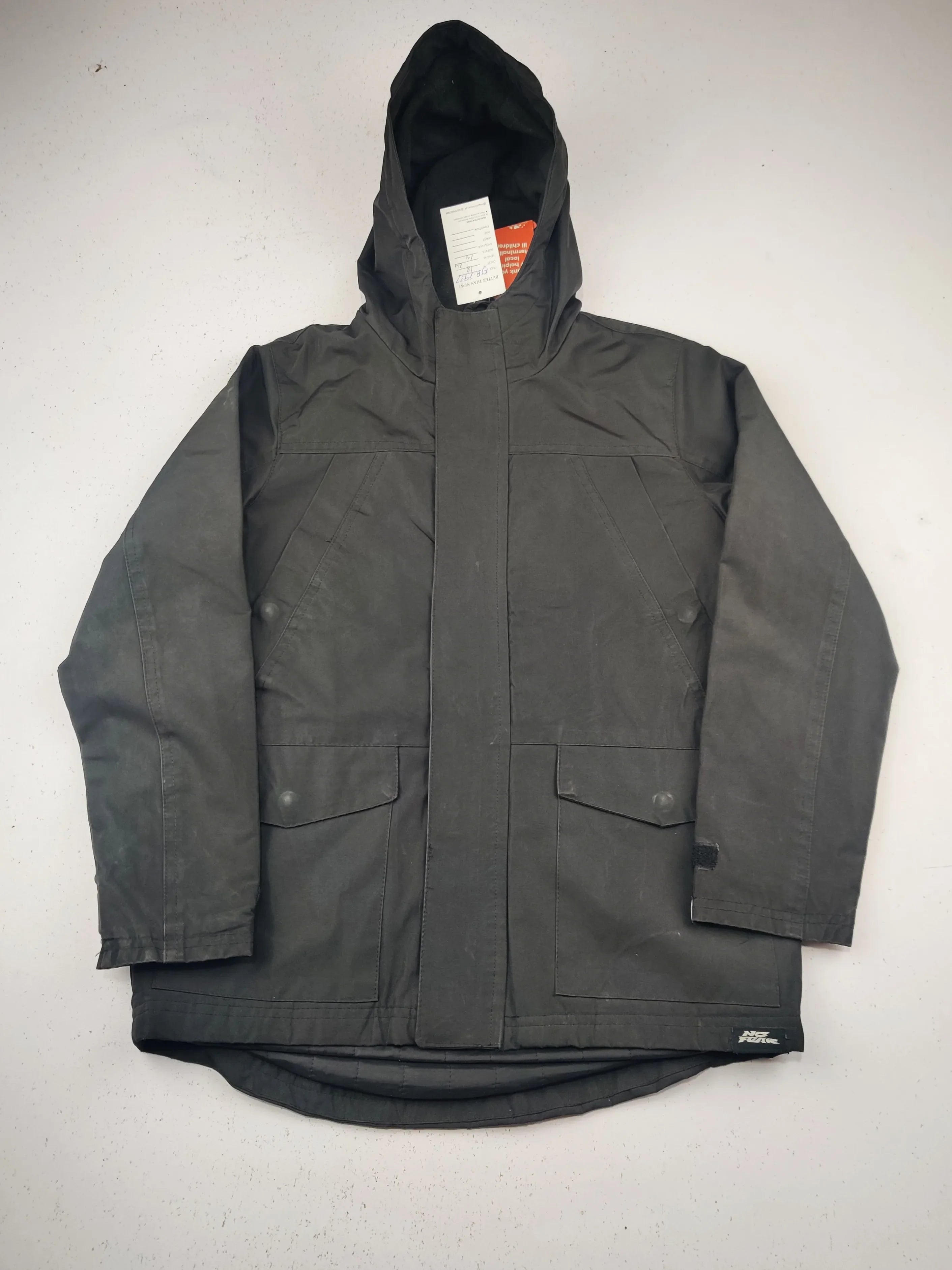 Buy online pre-used pre-loved 100% authentic & Original branded No Fear (KJB-7937) available in Pakistan. Top international brands avilable.