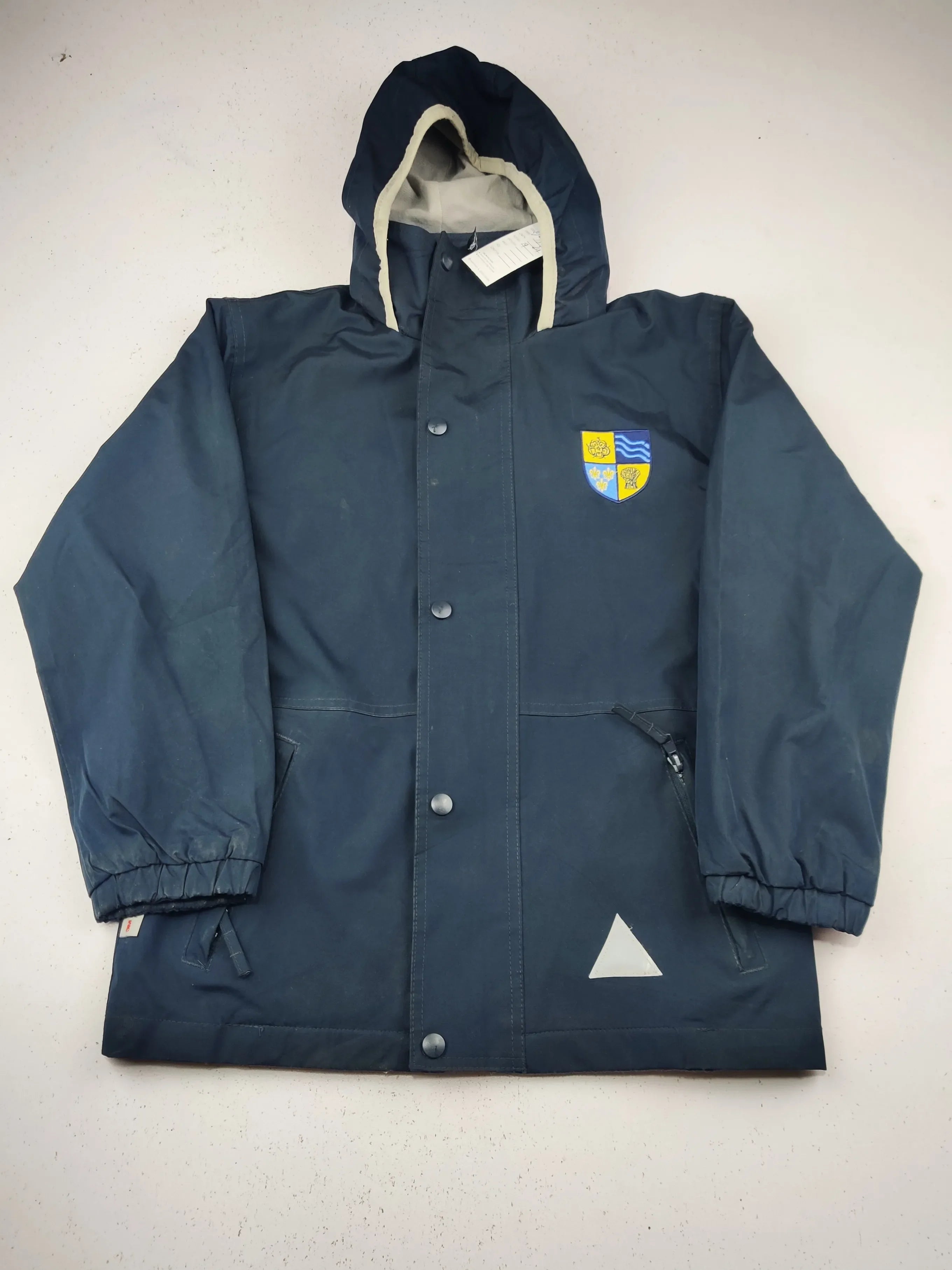 Buy online pre-used pre-loved 100% authentic & Original branded R.E.S.U.L.T (KJB-7943) available in Pakistan. Top international brands avilable.