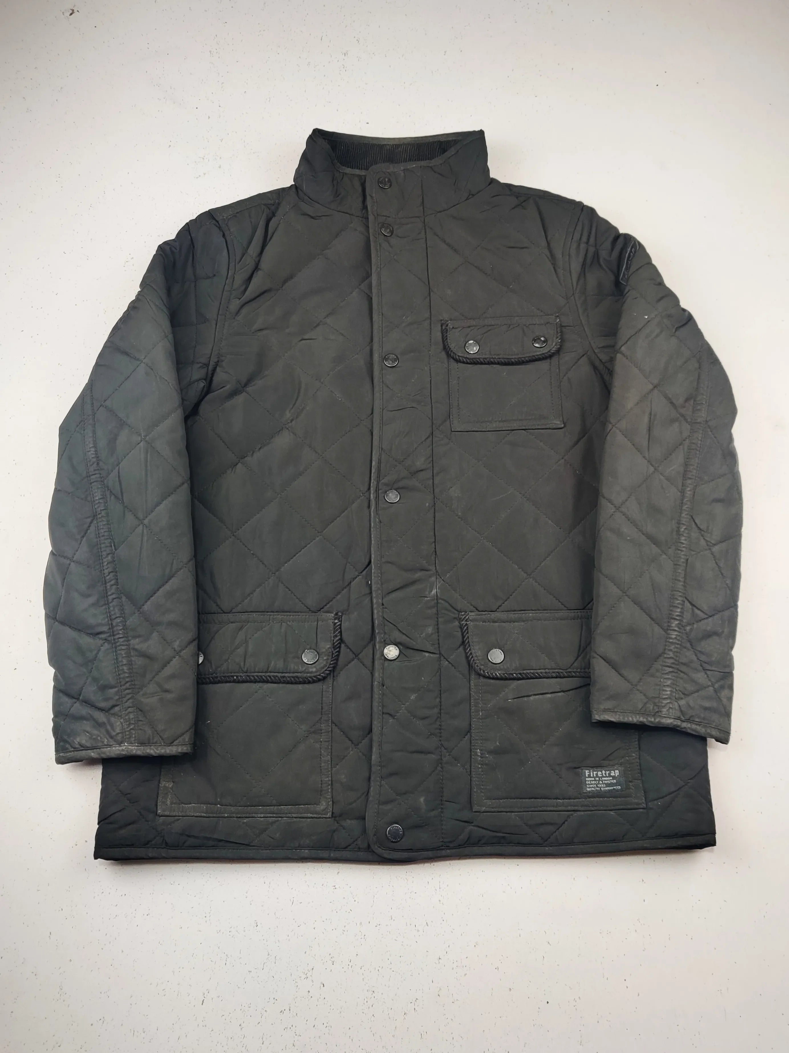 Buy online pre-used pre-loved 100% authentic & Original branded Fire Trap (KJB-7947) available in Pakistan. Top international brands avilable.