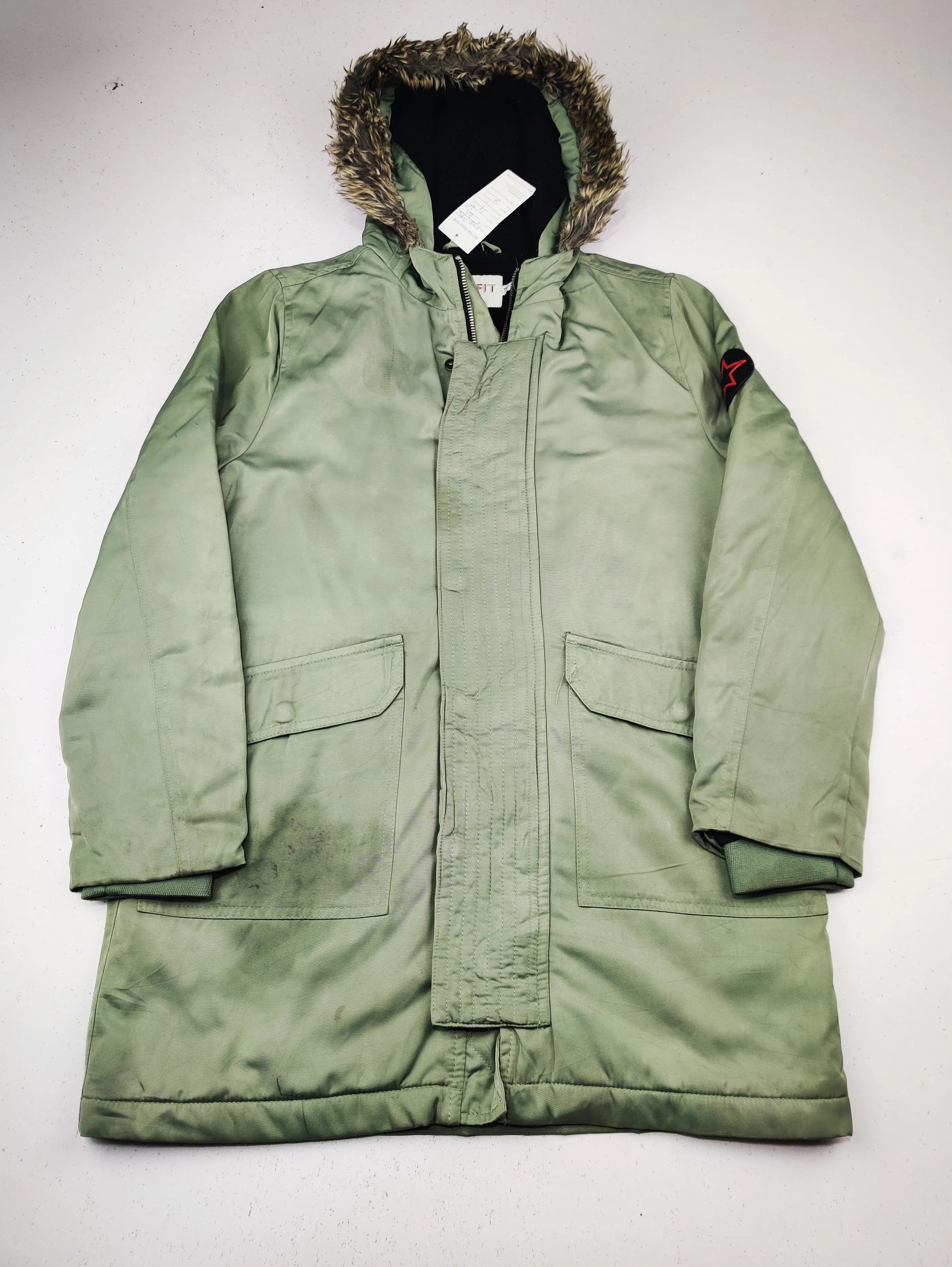 Buy online pre-used pre-loved 100% authentic & Original branded Outfit (KJB-7956) available in Pakistan. Top international brands avilable.