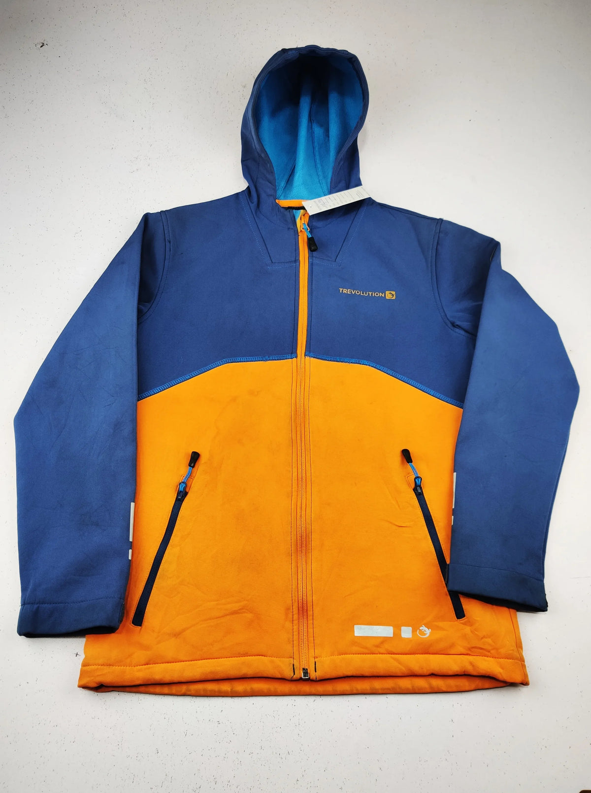 Buy online pre-used pre-loved 100% authentic & Original branded Trevolution (KJB-7958) available in Pakistan. Top international brands avilable.