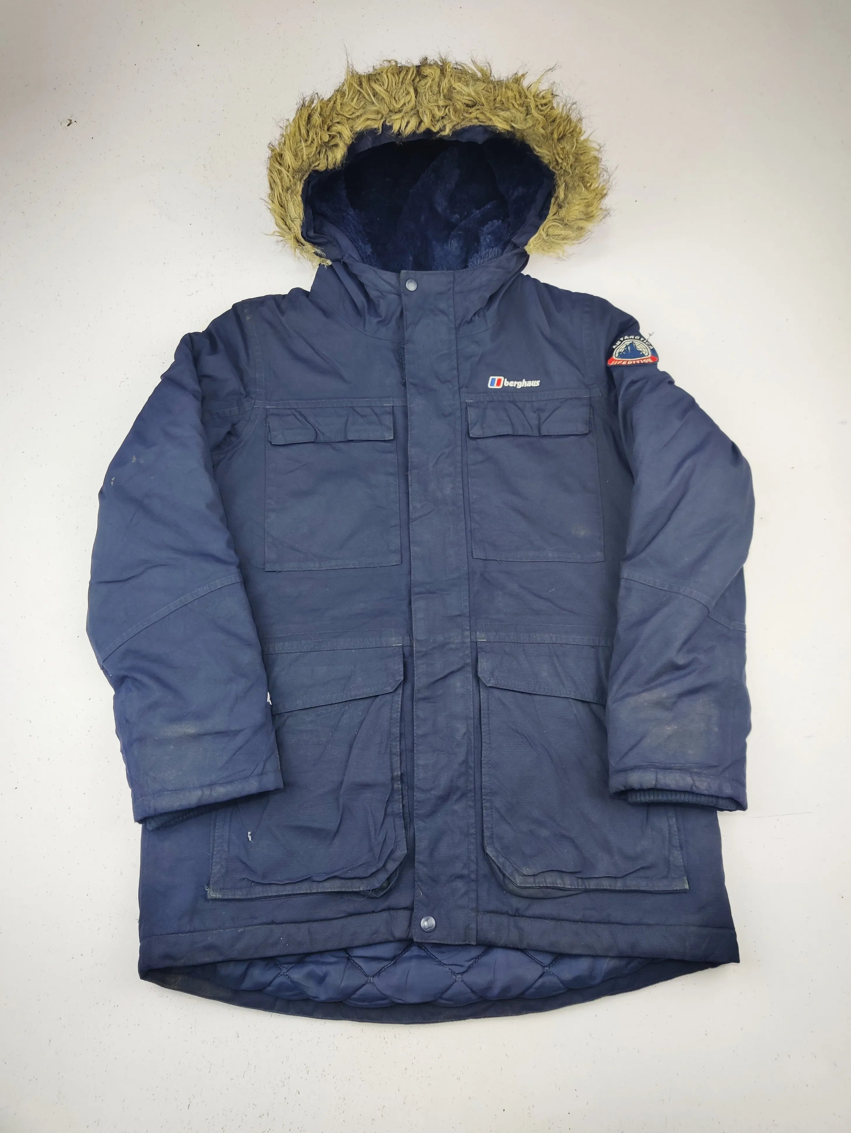 Buy online pre-used pre-loved 100% authentic & Original branded Berghaus (KJB-7959) available in Pakistan. Top international brands avilable.
