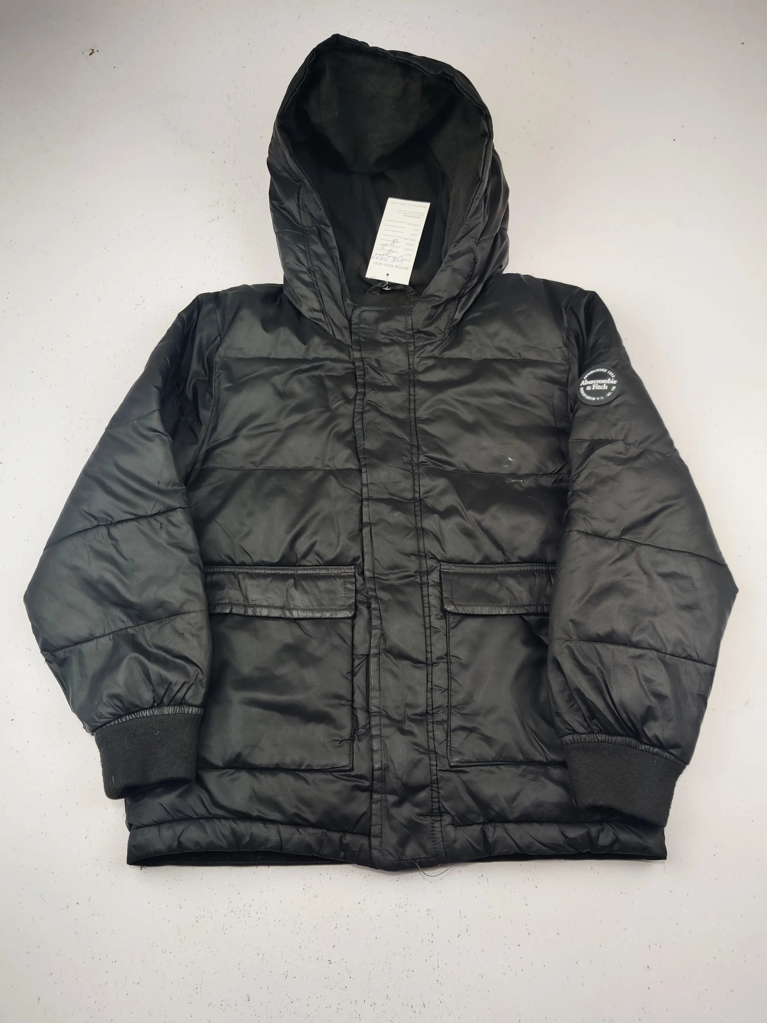 Buy online pre-used pre-loved 100% authentic & Original branded Abercrombie (KJB-7977) available in Pakistan. Top international brands avilable.