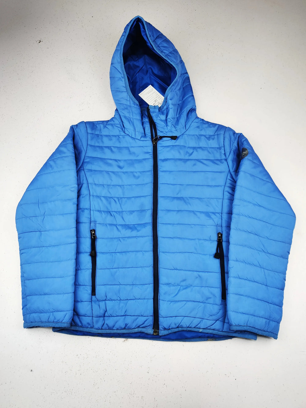 Buy online pre-used pre-loved 100% authentic & Original branded Unknown Brand (KJB-8001) available in Pakistan. Top international brands avilable.