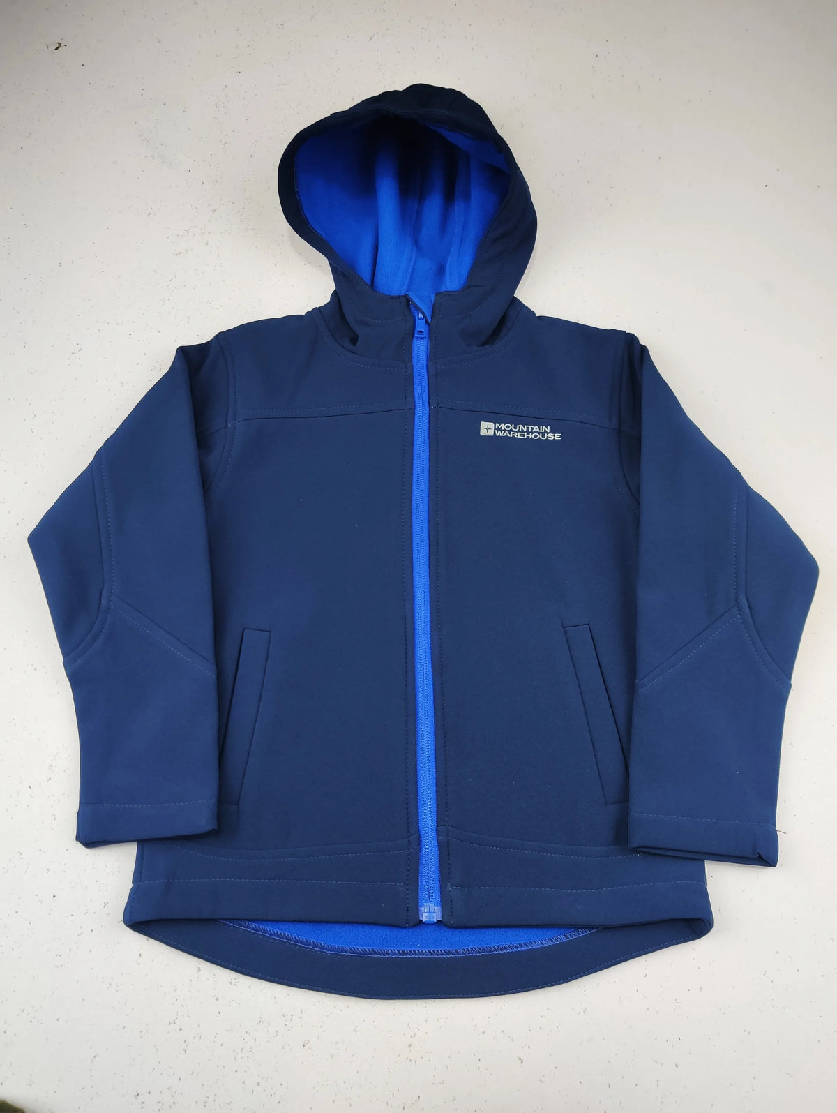 Buy online pre-used pre-loved 100% authentic & Original branded Mountain Warehouse (KJB-8007) available in Pakistan. Top international brands avilable.