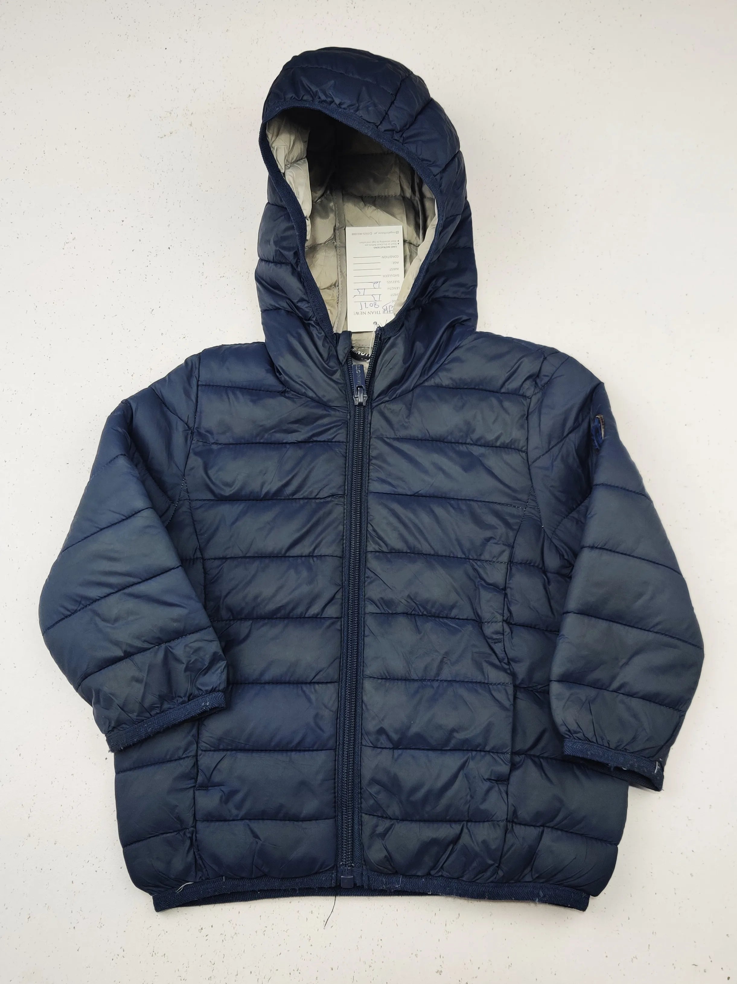 Buy online pre-used pre-loved 100% authentic & Original branded Unknown Brand (KJB-8071) available in Pakistan. Top international brands avilable.
