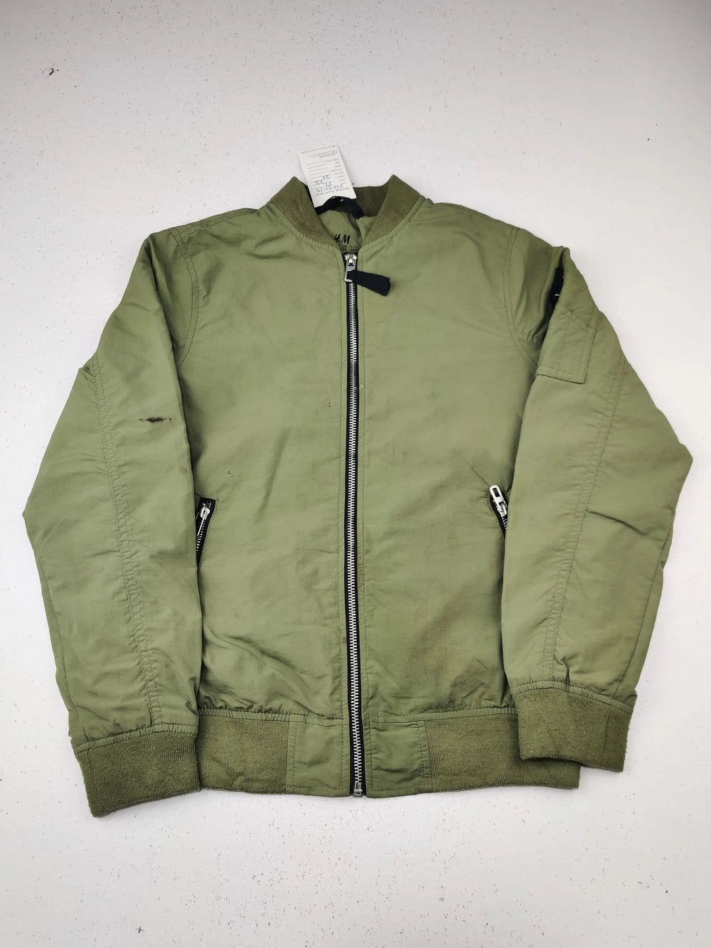 Buy online pre-used pre-loved 100% authentic & Original branded H&M (KJB-8079) available in Pakistan. Top international brands avilable.