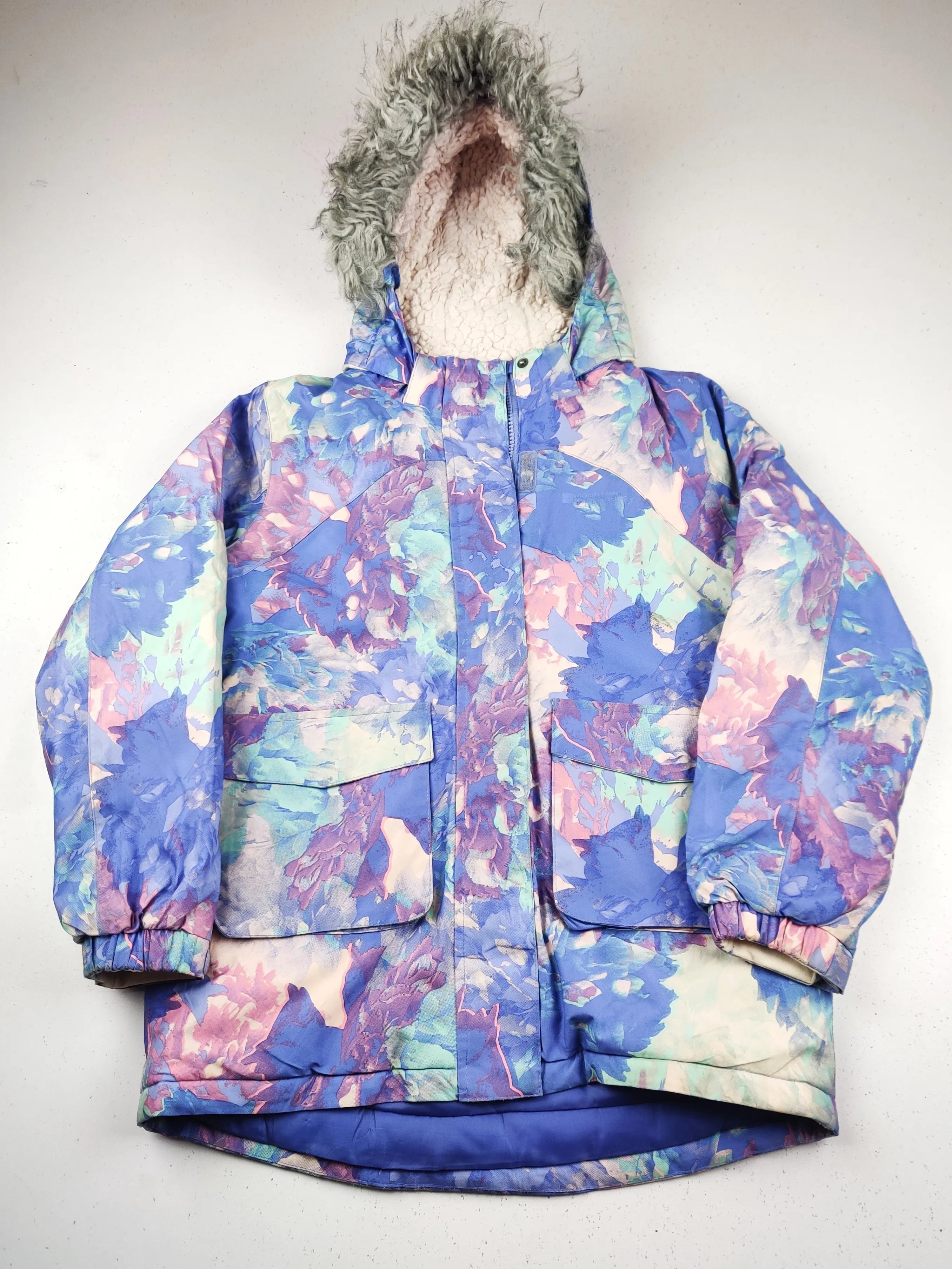 Buy online pre-used pre-loved 100% authentic & Original branded Mountain Warehouse (KJG-12040) available in Pakistan. Top international brands avilable.
