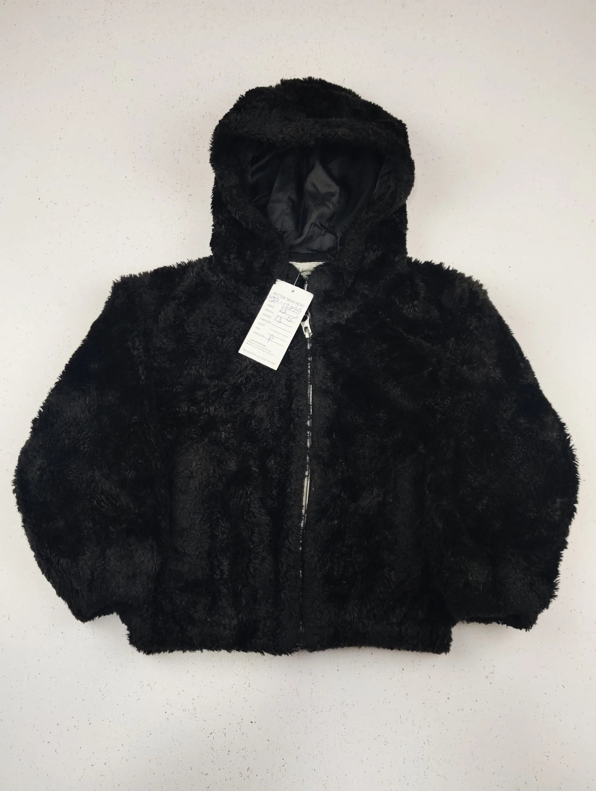 Buy online pre-used pre-loved 100% authentic & Original branded Tu (KJG-12096) available in Pakistan. Top international brands avilable.