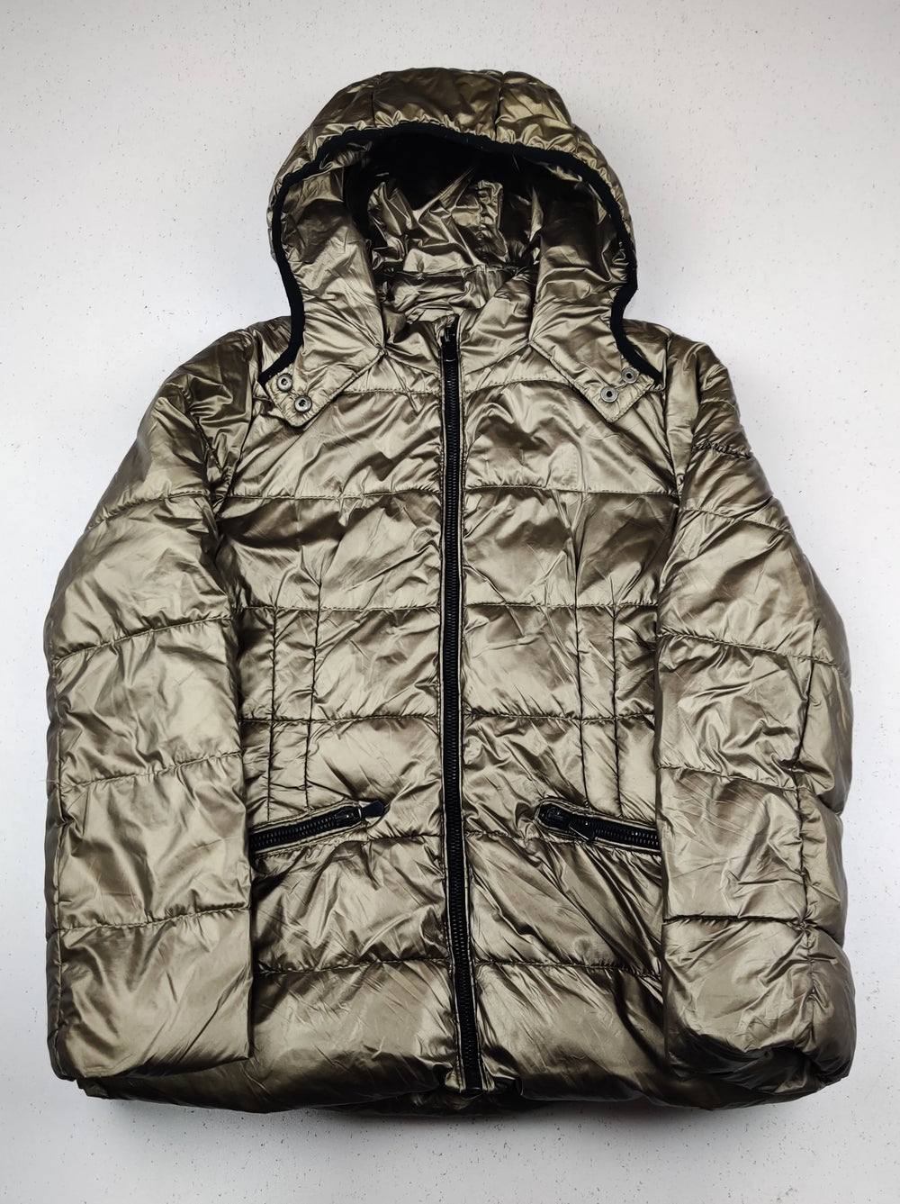 Buy online pre-used pre-loved 100% authentic & Original branded Unknown Brand (KJG-12161) available in Pakistan. Top international brands avilable.