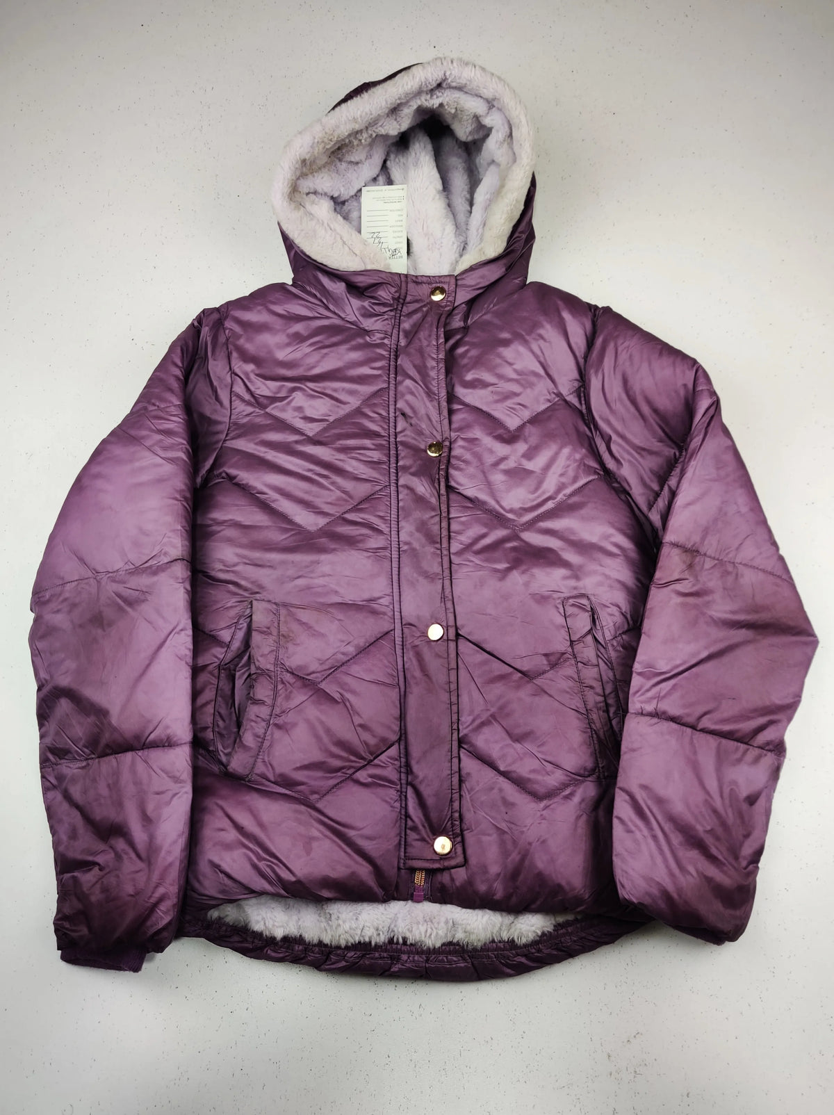 Buy online pre-used pre-loved 100% authentic & Original branded Kids (KJG-12187) available in Pakistan. Top international brands avilable.