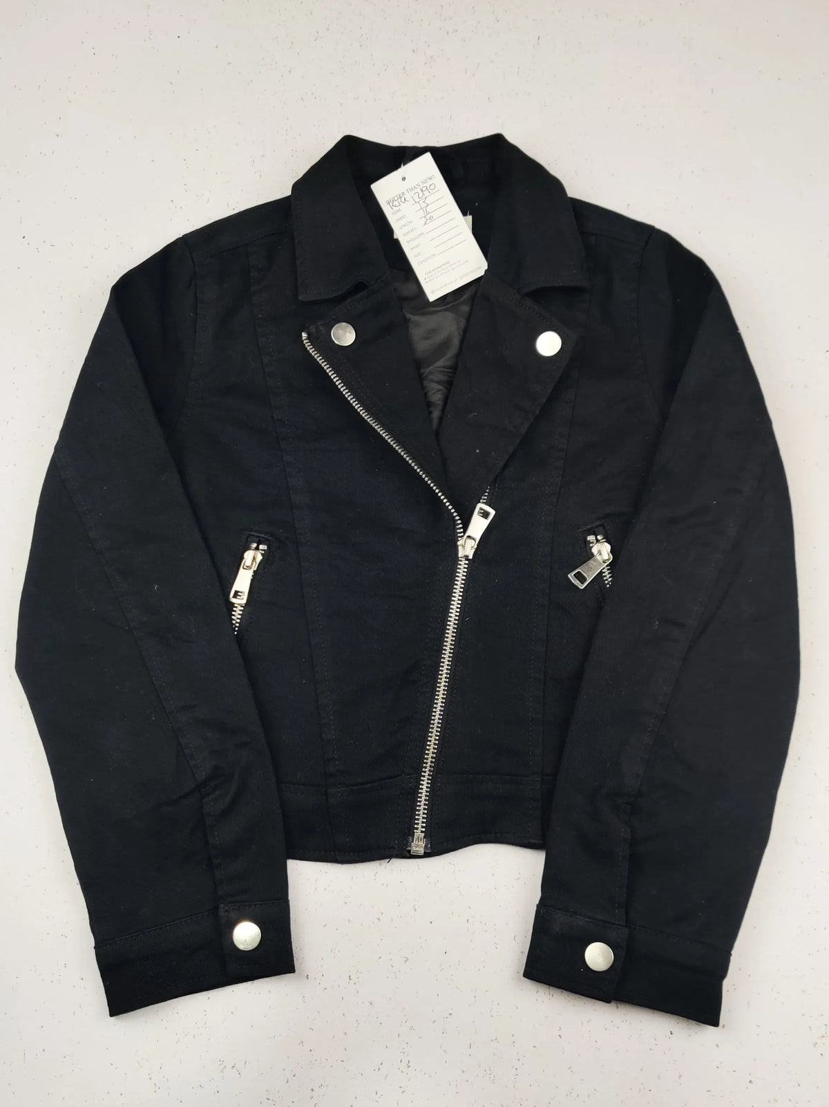Buy online pre-used pre-loved 100% authentic & Original branded H&M (KJG-12190) available in Pakistan. Top international brands avilable.