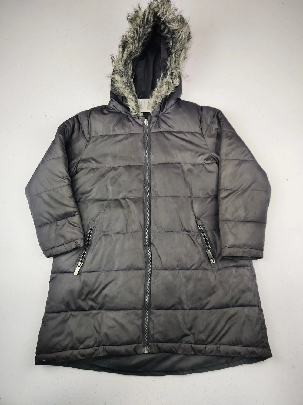 Buy online pre-used pre-loved 100% authentic & Original branded Mint ⁕ Velvet (KJG-12280) available in Pakistan. Top international brands avilable.