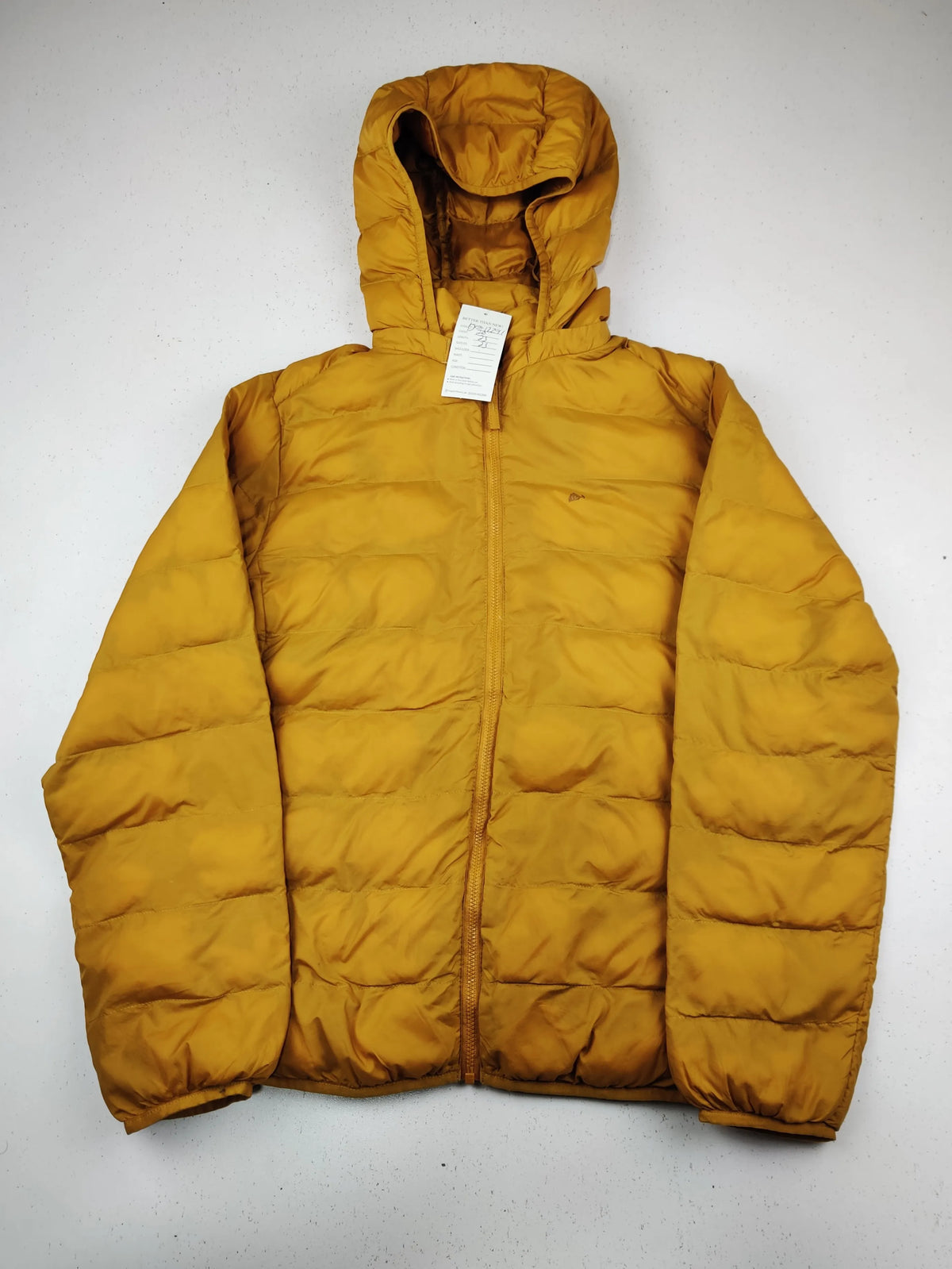 Buy online pre-used pre-loved 100% authentic & Original branded Uniqlo (KJG-12291) available in Pakistan. Top international brands avilable.