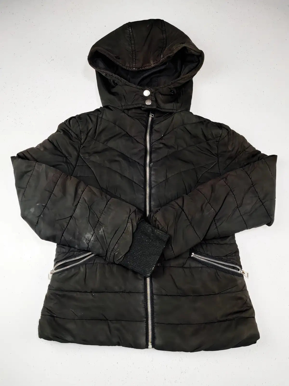 Buy online pre-used pre-loved 100% authentic & Original branded New Look (KJG-372) available in Pakistan. Top international brands avilable.