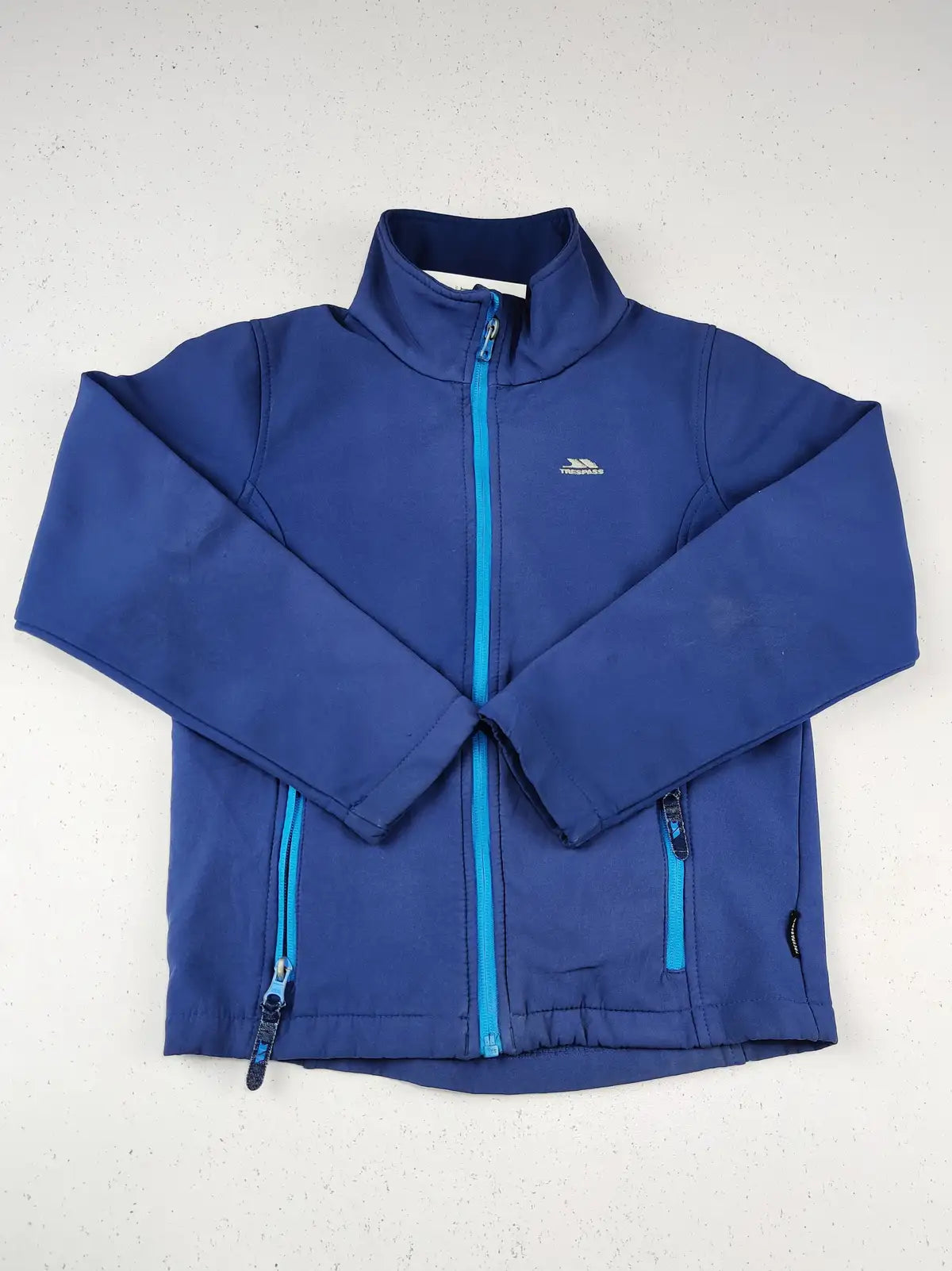 Buy online pre-used pre-loved 100% authentic & Original branded Trespass (KJG-385) available in Pakistan. Top international brands avilable.