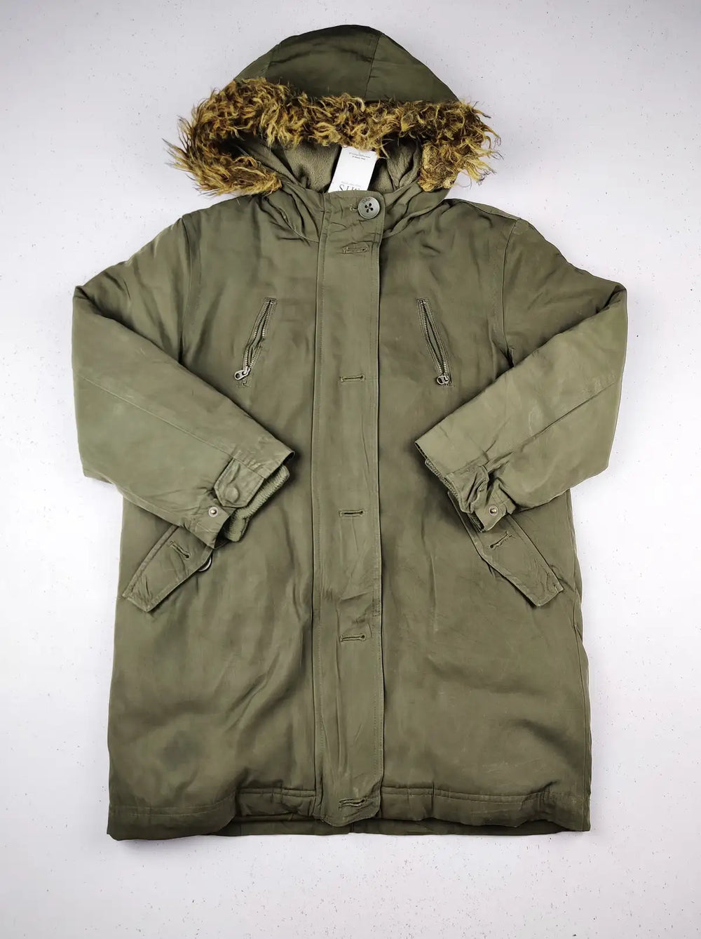 Buy online pre-used pre-loved 100% authentic & Original branded Gap (KJG-414) available in Pakistan. Top international brands avilable.