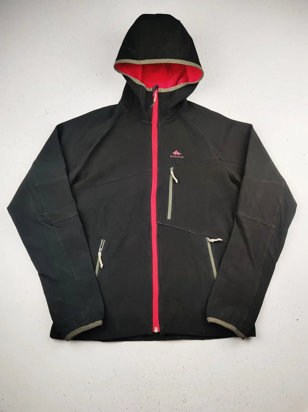 Buy online pre-used pre-loved 100% authentic & Original branded Decathlon (KJG-428) available in Pakistan. Top international brands avilable.