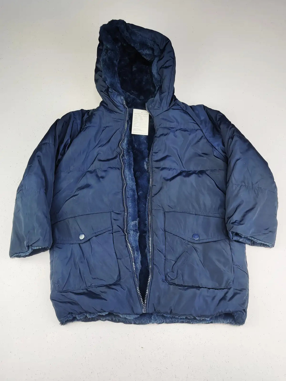 Buy online pre-used pre-loved 100% authentic & Original branded Unknown Brand (KJG-495) available in Pakistan. Top international brands avilable.