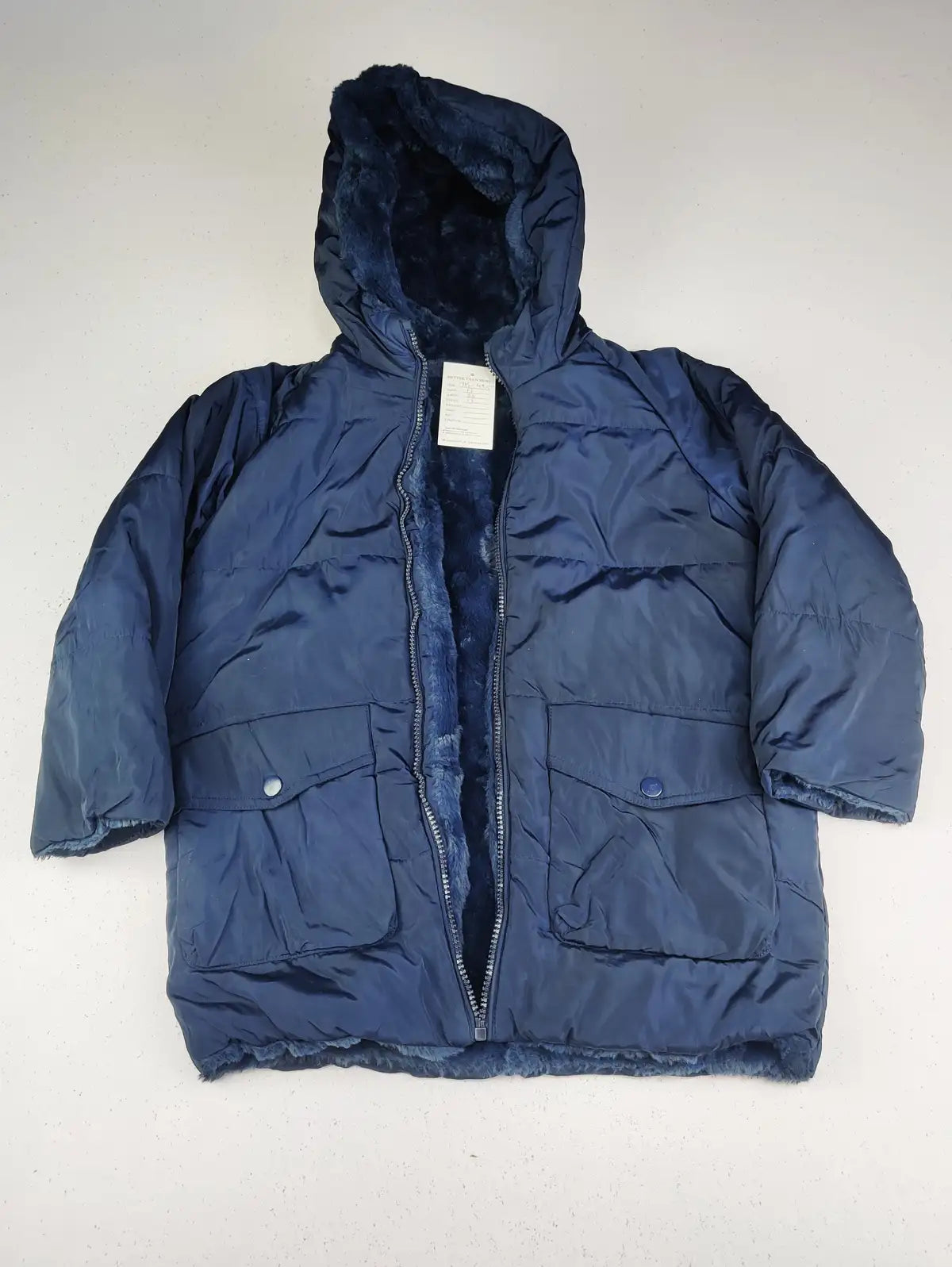 Buy online pre-used pre-loved 100% authentic & Original branded Unknown Brand (KJG-495) available in Pakistan. Top international brands avilable.