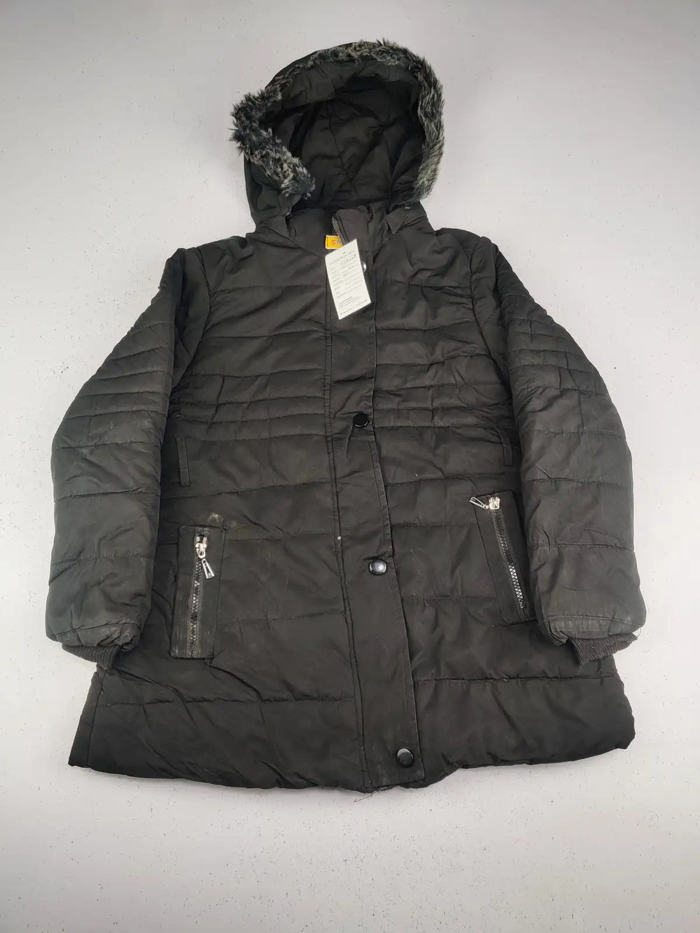 Buy online pre-used pre-loved 100% authentic & Original branded Sports (KJG-563) available in Pakistan. Top international brands avilable.