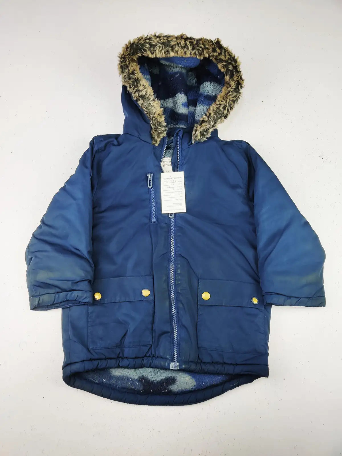 Buy online pre-used pre-loved 100% authentic & Original branded Unknown Brand (KJG-567) available in Pakistan. Top international brands avilable.
