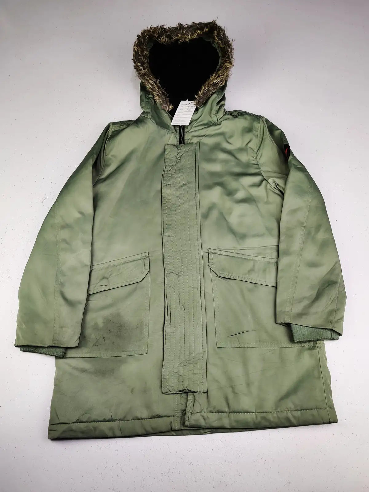 Buy online pre-used pre-loved 100% authentic & Original branded Outfit (KJG-657) available in Pakistan. Top international brands avilable.