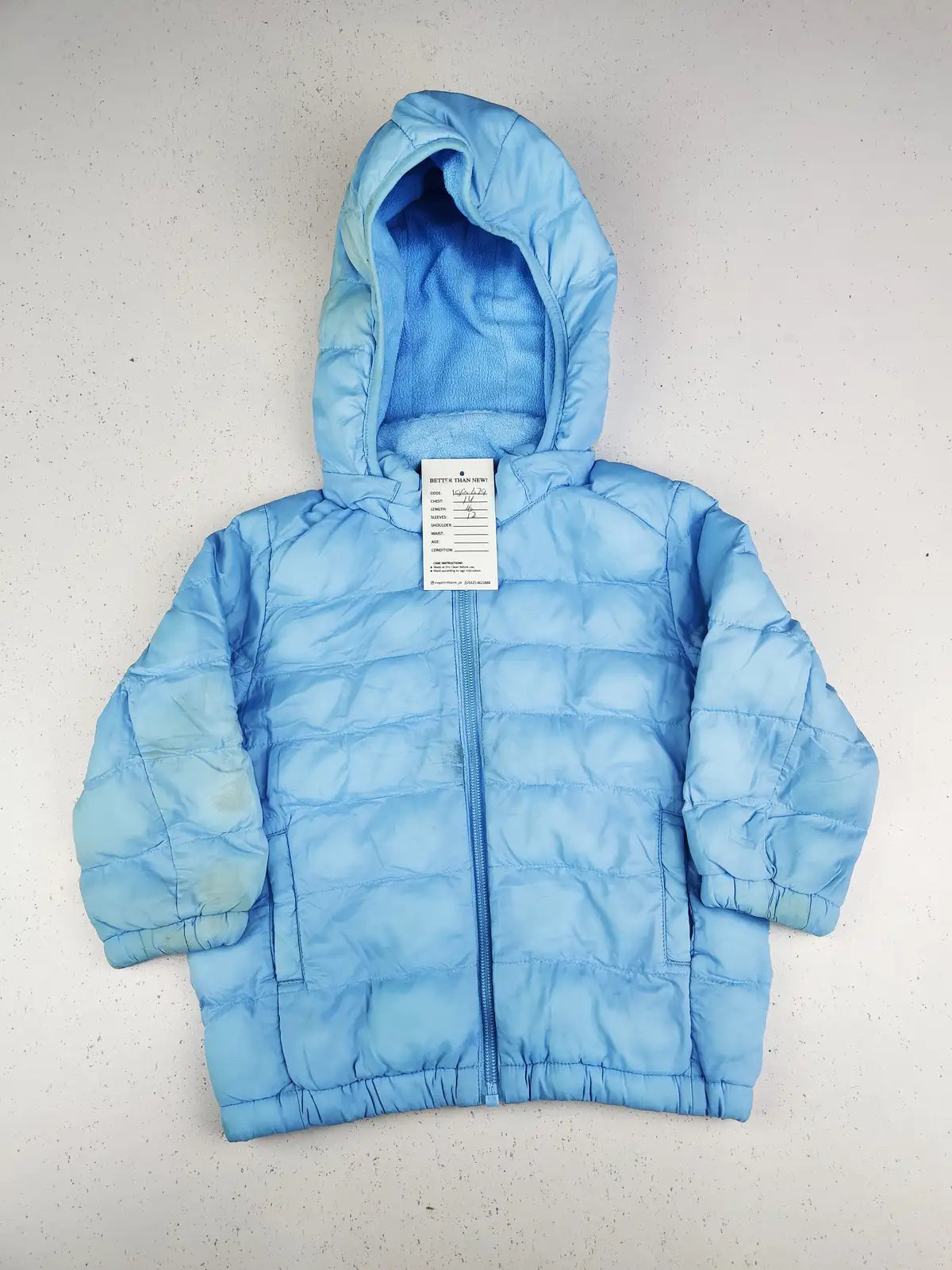 Buy online pre-used pre-loved 100% authentic & Original branded Uniqlo (KJG-679) available in Pakistan. Top international brands avilable.