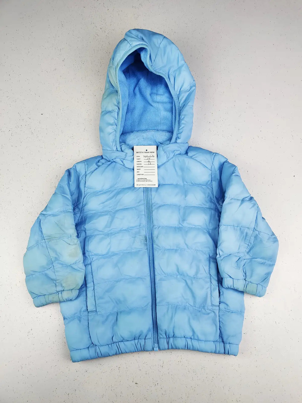 Buy online pre-used pre-loved 100% authentic & Original branded Uniqlo (KJG-679) available in Pakistan. Top international brands avilable.