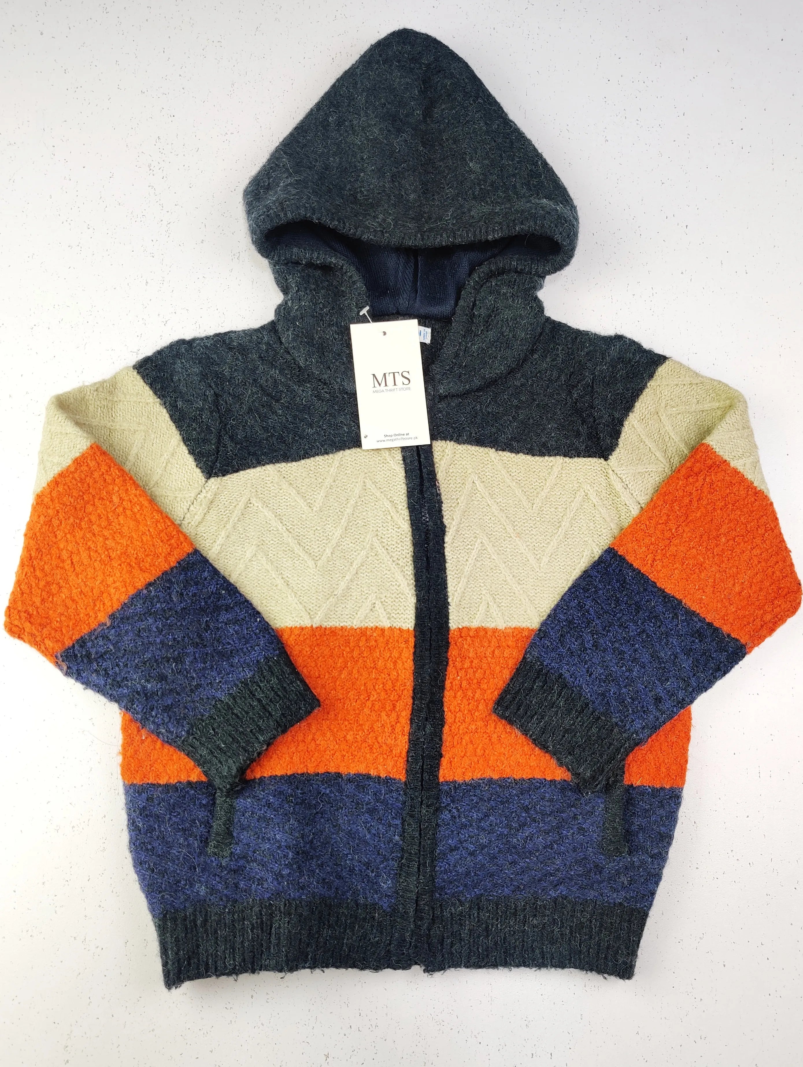Buy online pre-used pre-loved 100% authentic & Original branded Mayoral (KWB-1690) available in Pakistan. Top international brands avilable.