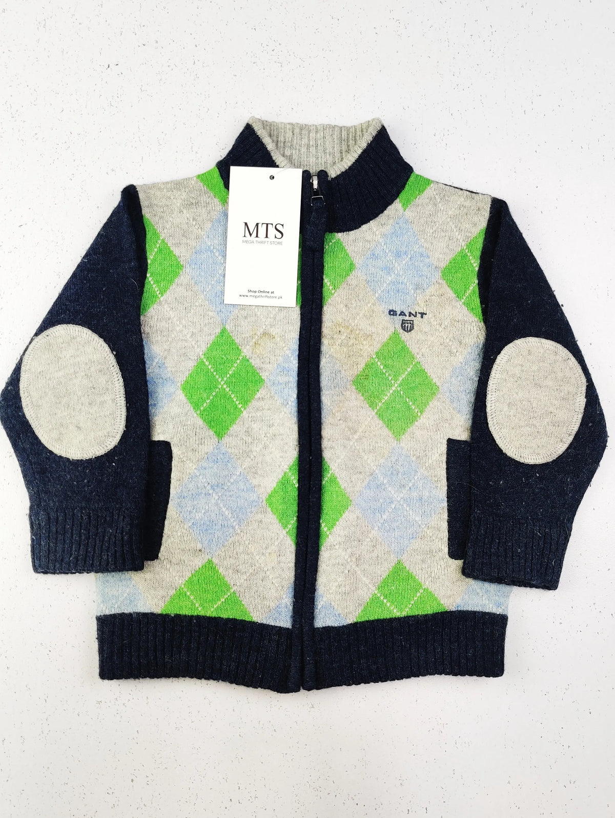 Buy online pre-used pre-loved 100% authentic & Original branded Gant (KWB-1735) available in Pakistan. Top international brands avilable.