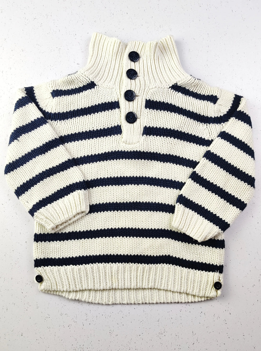 Buy online pre-used pre-loved 100% authentic & Original branded Gap (KWB-1857) available in Pakistan. Top international brands avilable.