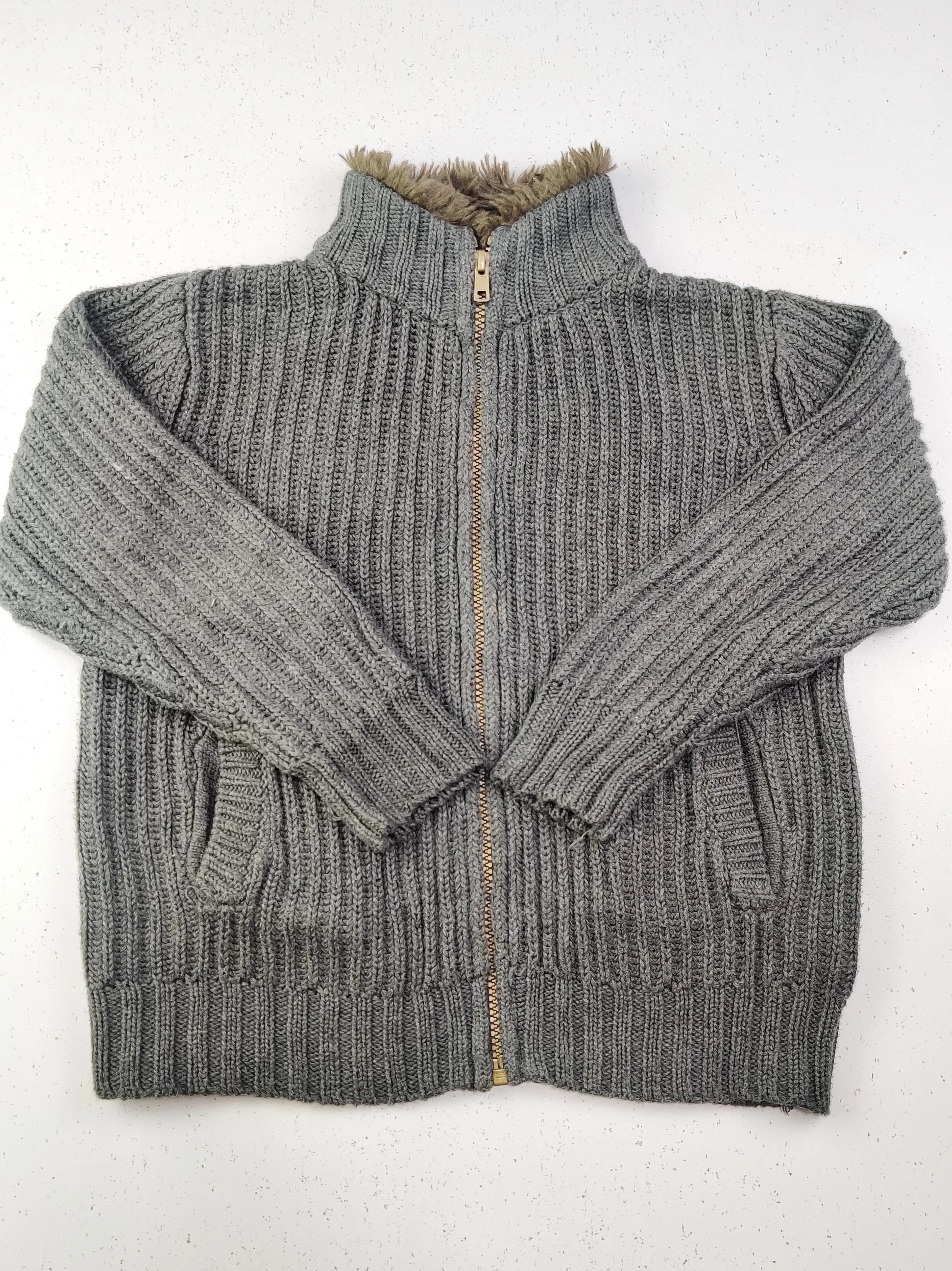 Buy online pre-used pre-loved 100% authentic & Original branded Gap (KWB-1942) available in Pakistan. Top international brands avilable.