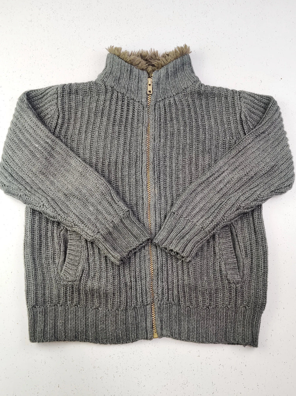 Buy online pre-used pre-loved 100% authentic & Original branded Gap (KWB-1942) available in Pakistan. Top international brands avilable.