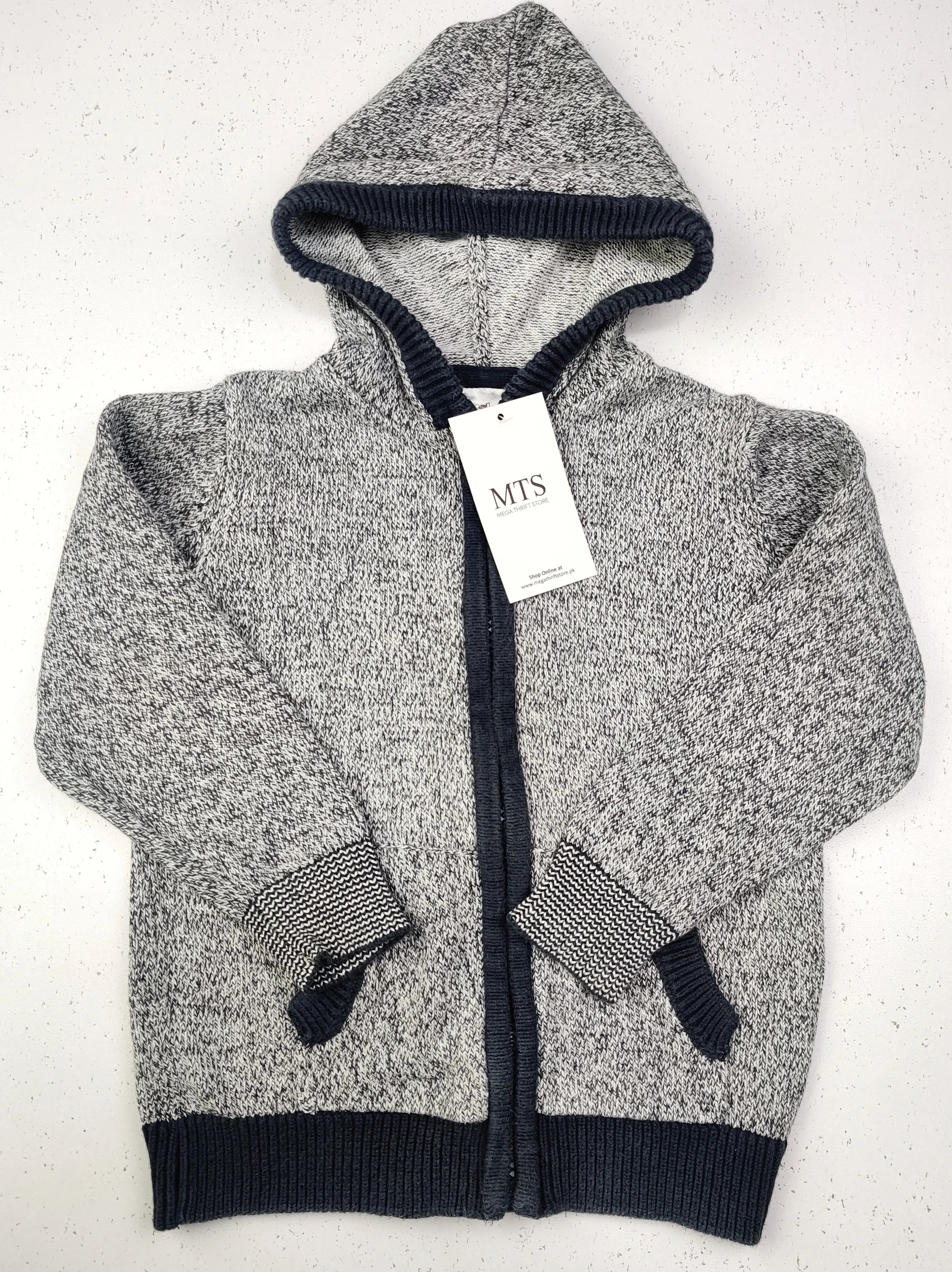 Buy online pre-used pre-loved 100% authentic & Original branded H&T (KWB-2074) available in Pakistan. Top international brands avilable.