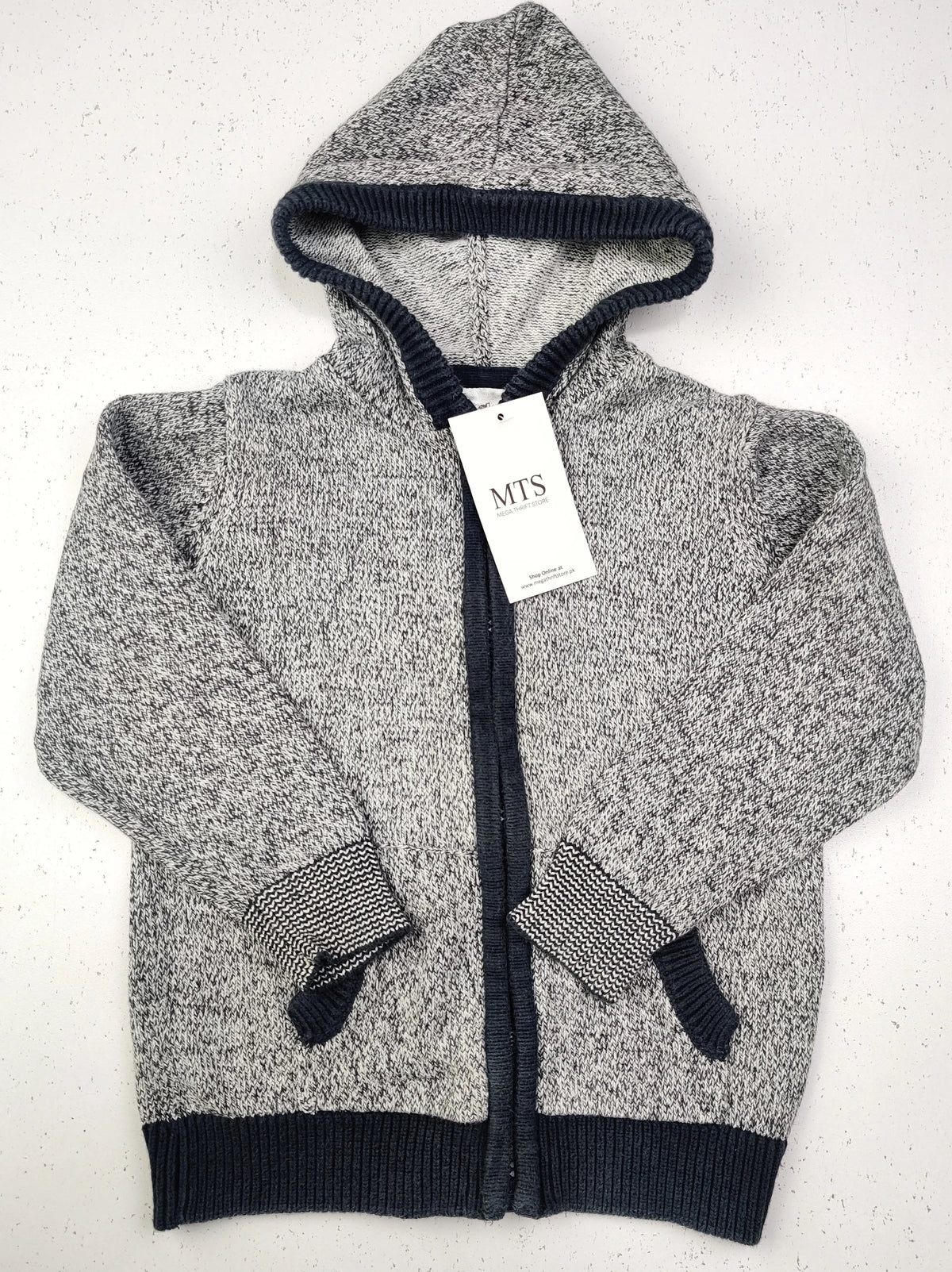 Buy online pre-used pre-loved 100% authentic & Original branded H&T (KWB-2074) available in Pakistan. Top international brands avilable.