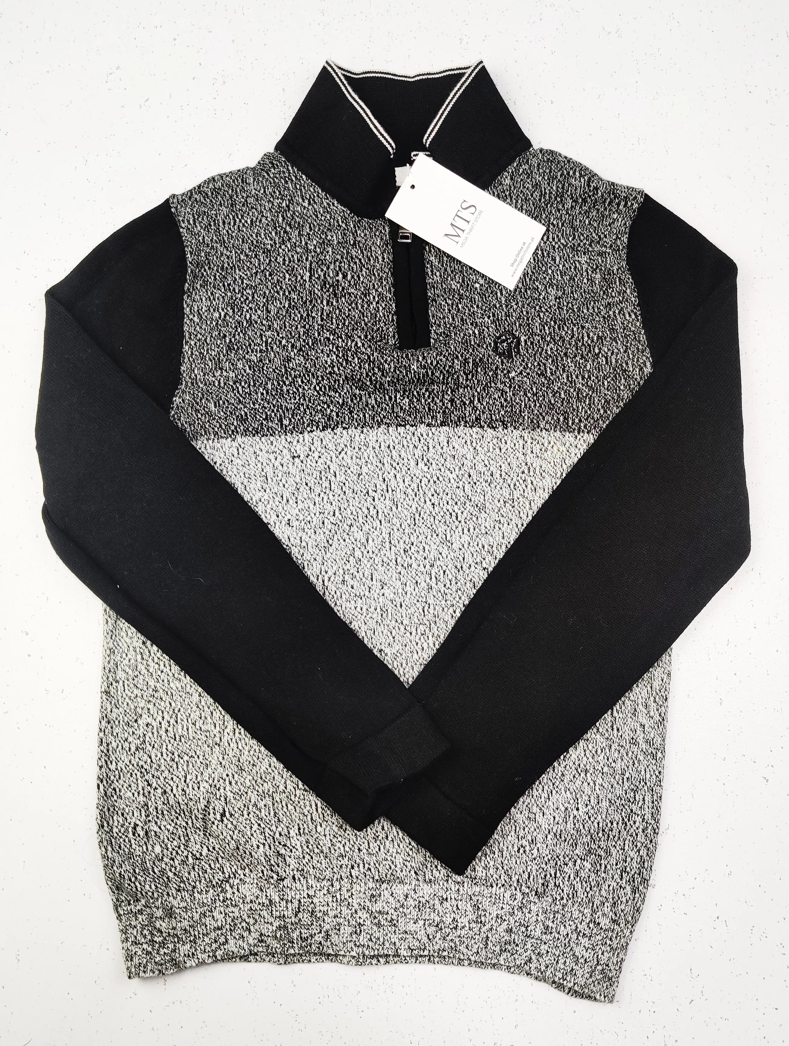 Buy online pre-used pre-loved 100% authentic & Original branded F&F (KWB-2118) available in Pakistan. Top international brands avilable.