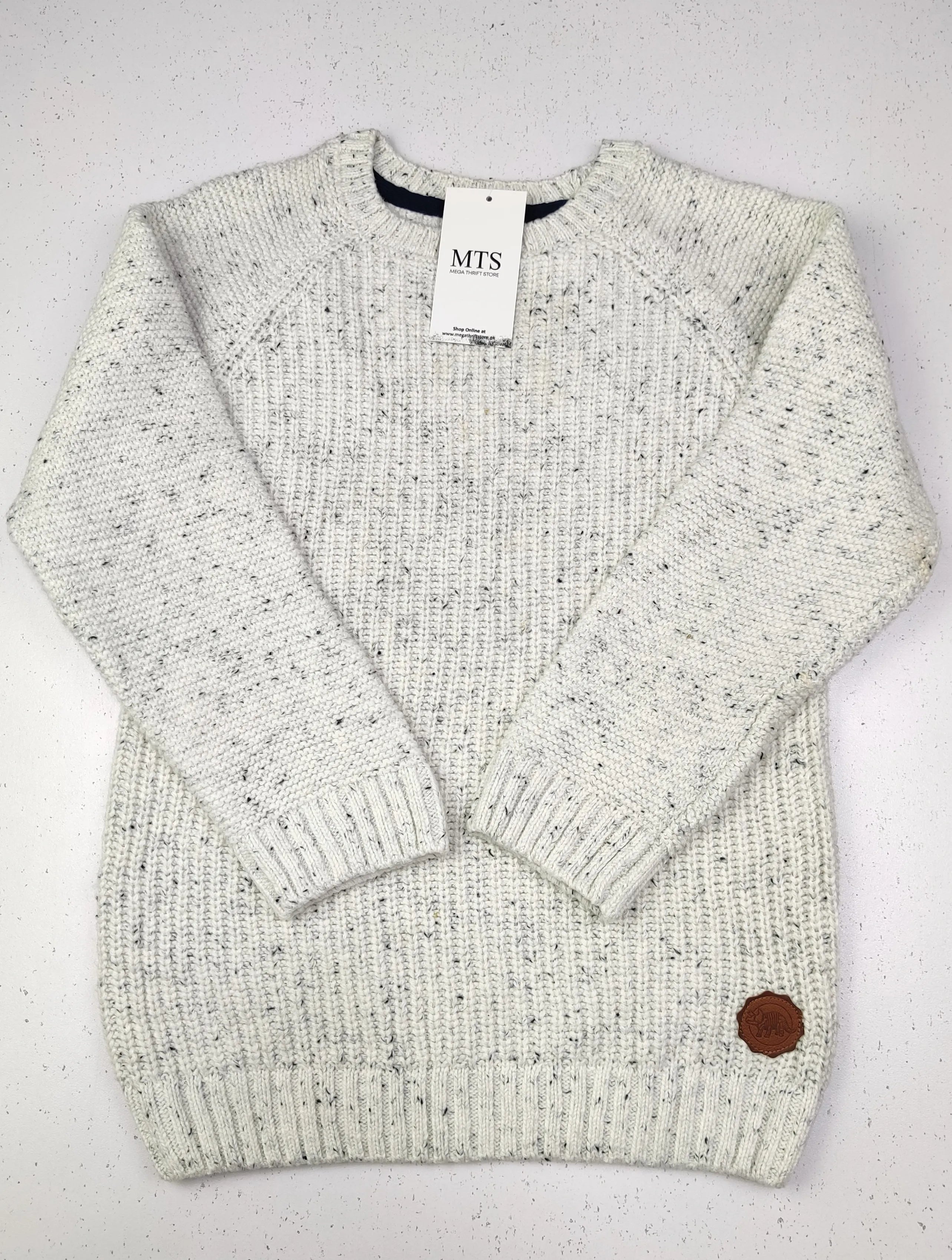 Buy online pre-used pre-loved 100% authentic & Original branded F&F (KWB-2122) available in Pakistan. Top international brands avilable.