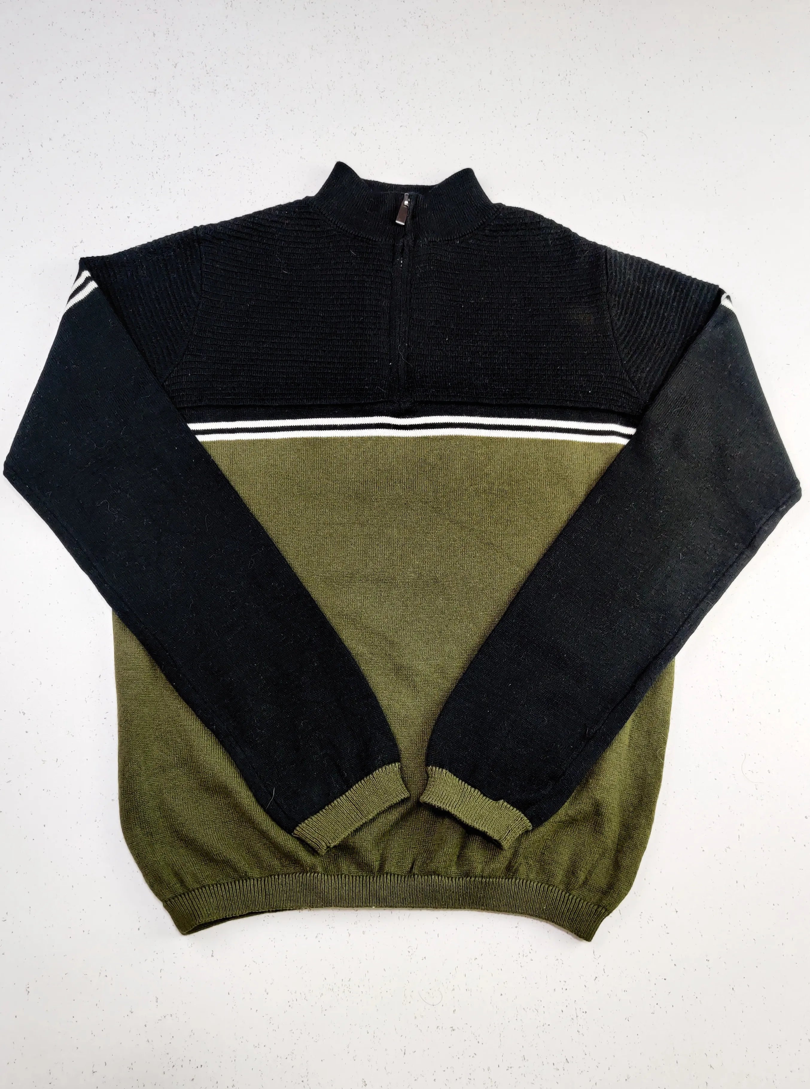Buy online pre-used pre-loved 100% authentic & Original branded Boys (KWB-2131) available in Pakistan. Top international brands avilable.