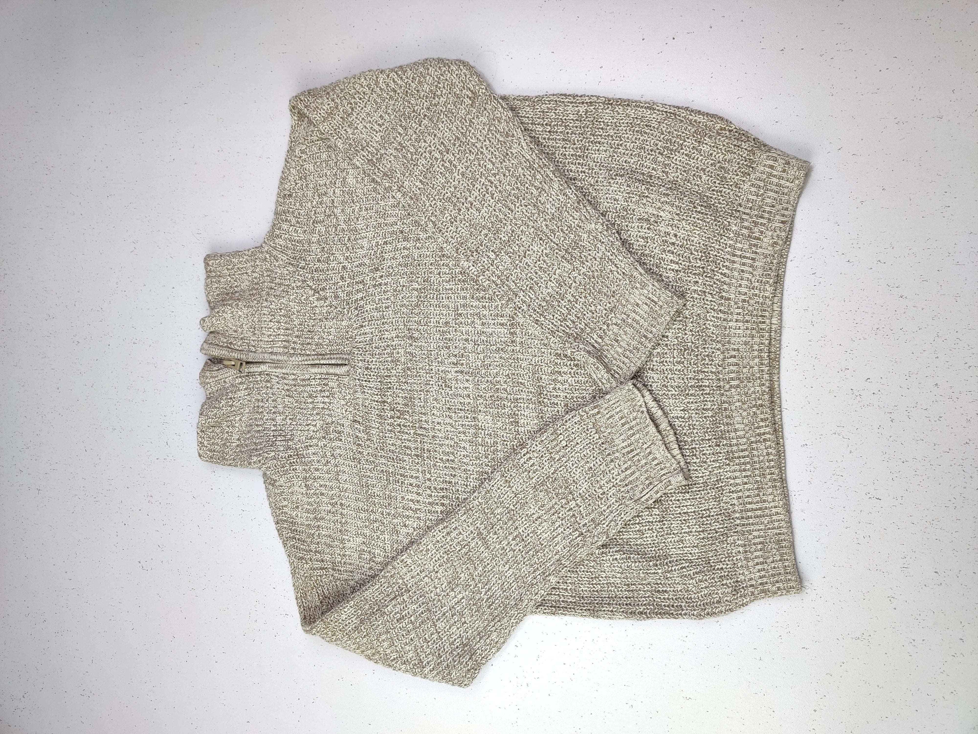 Buy online pre-used pre-loved 100% authentic & Original branded H&M (KWB-2189) available in Pakistan. Top international brands avilable.