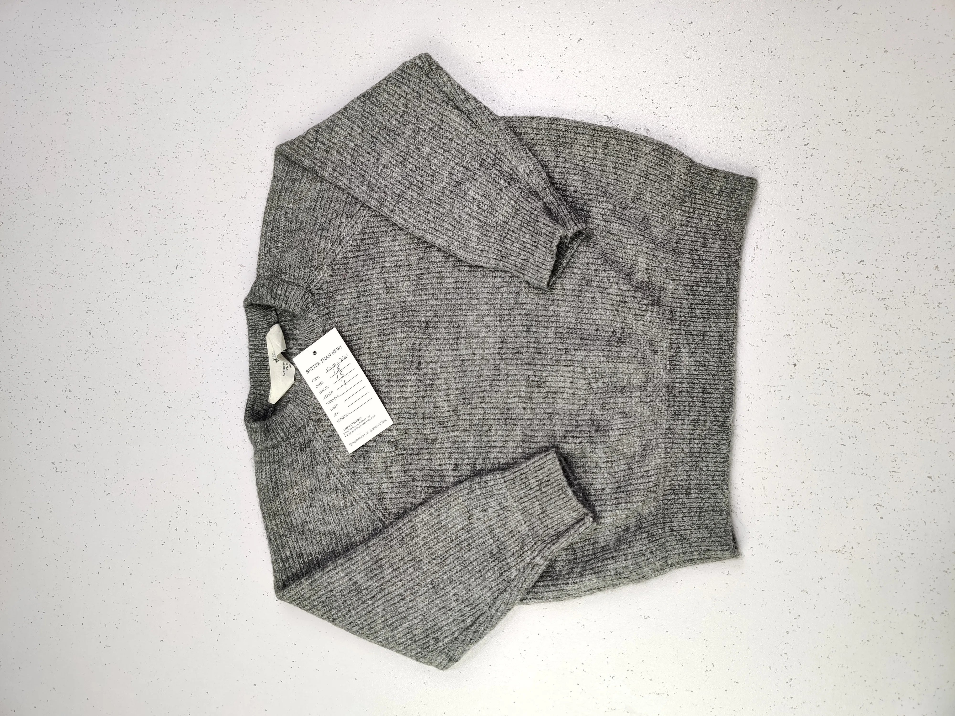 Buy online pre-used pre-loved 100% authentic & Original branded H&M (KWB-2201) available in Pakistan. Top international brands avilable.