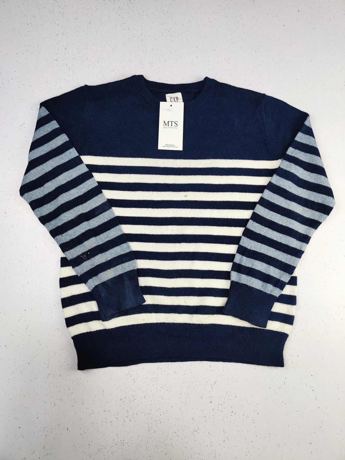 Buy online pre-used pre-loved 100% authentic & Original branded Gap (KWB-2354) available in Pakistan. Top international brands avilable.