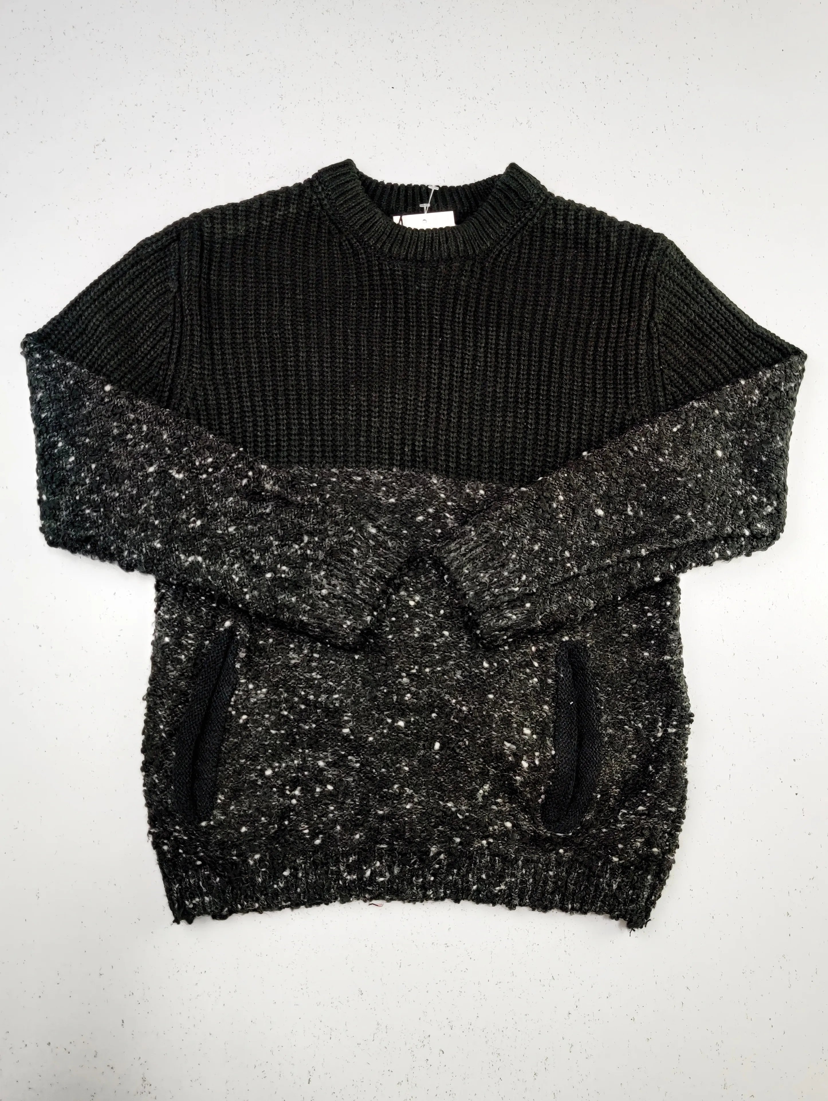 Buy online pre-used pre-loved 100% authentic & Original branded Zara (KWB-2367) available in Pakistan. Top international brands avilable.