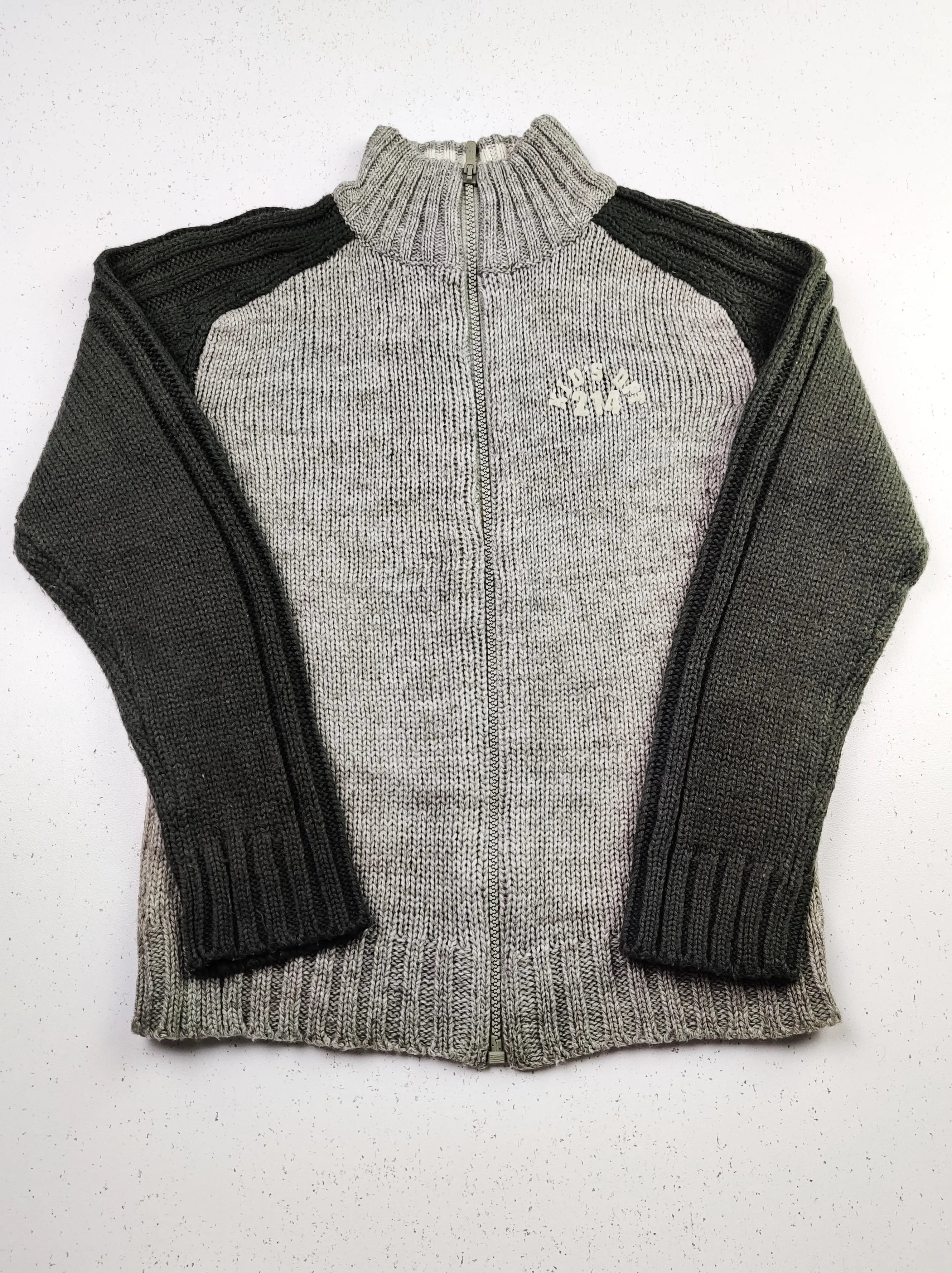 Buy online pre-used pre-loved 100% authentic & Original branded Okaidi (KWB-2476) available in Pakistan. Top international brands avilable.